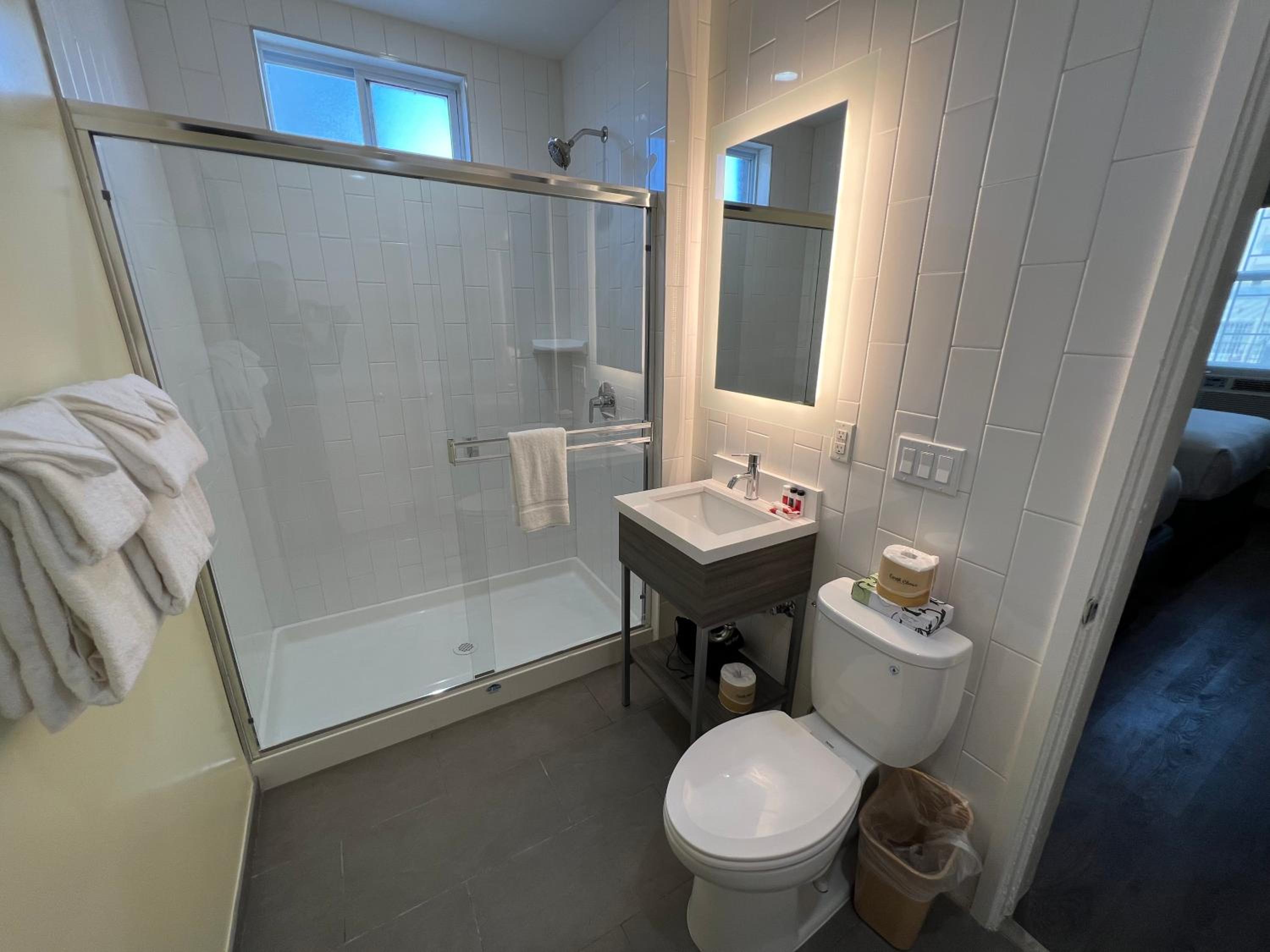 Double Room - Non-Smoking  - Photo 2