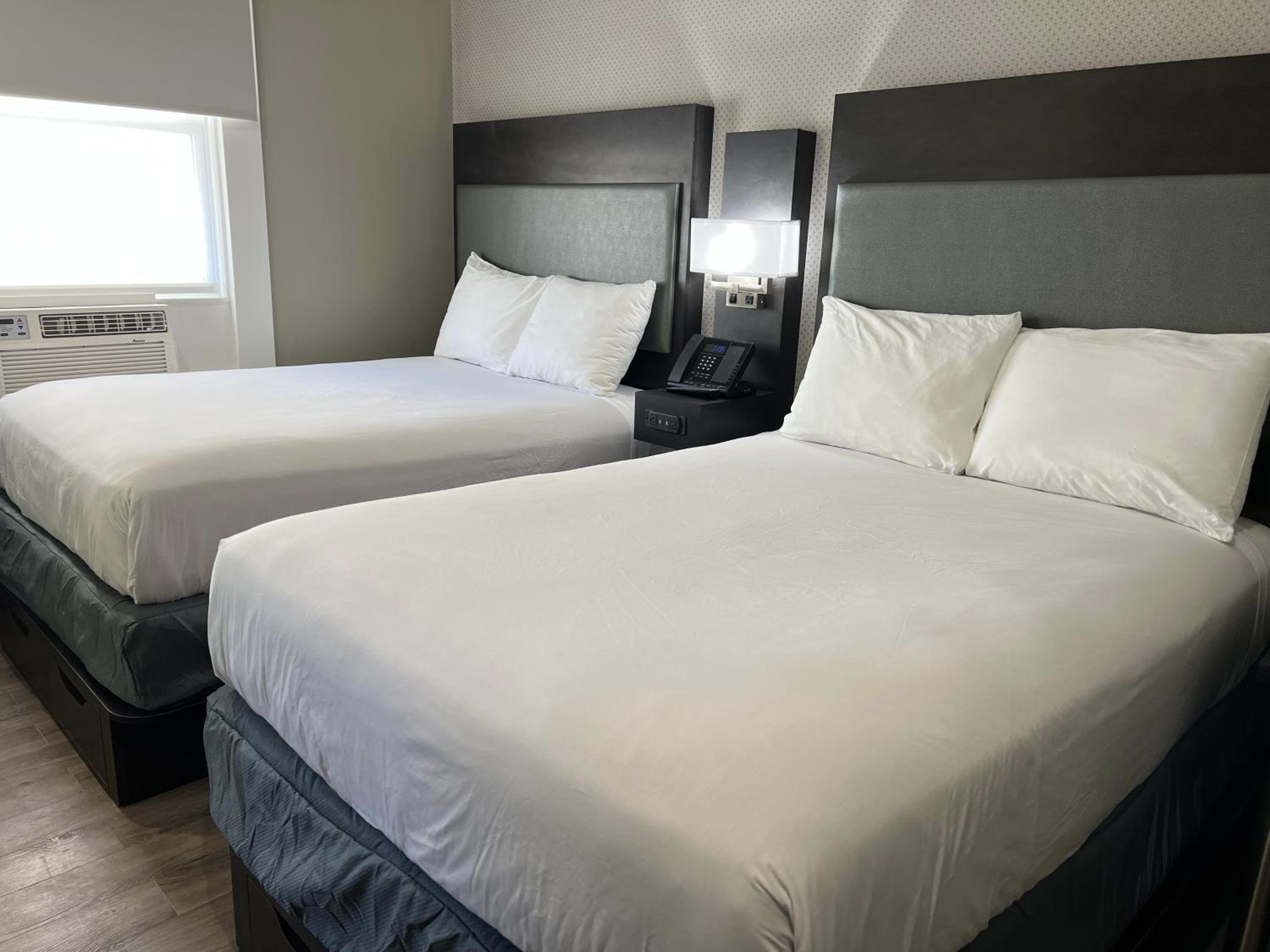 Double Room with Two Double Beds - Non-Smoking - Photo 1