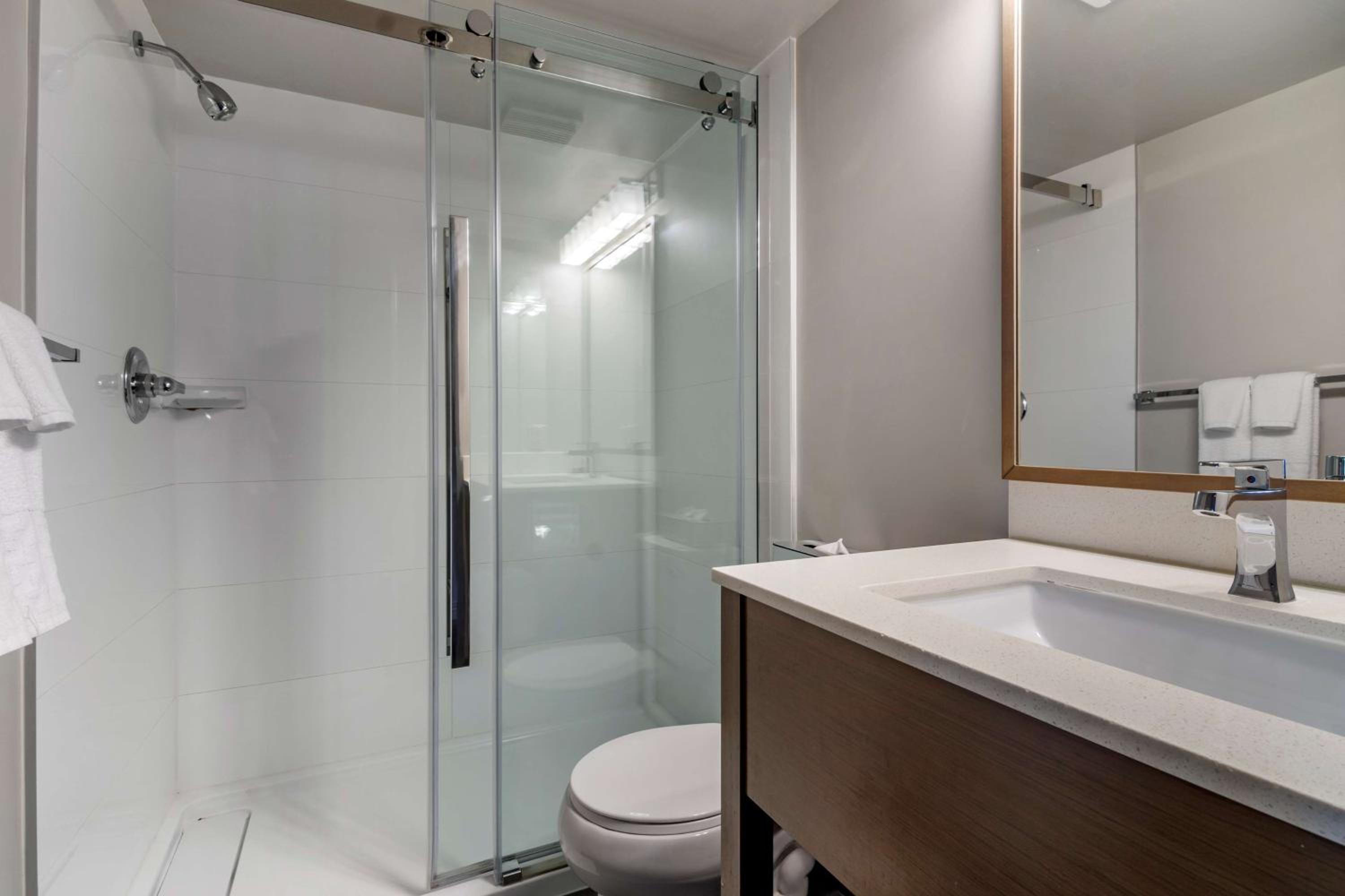 Executive King Room - Non-Smoking - Photo 3