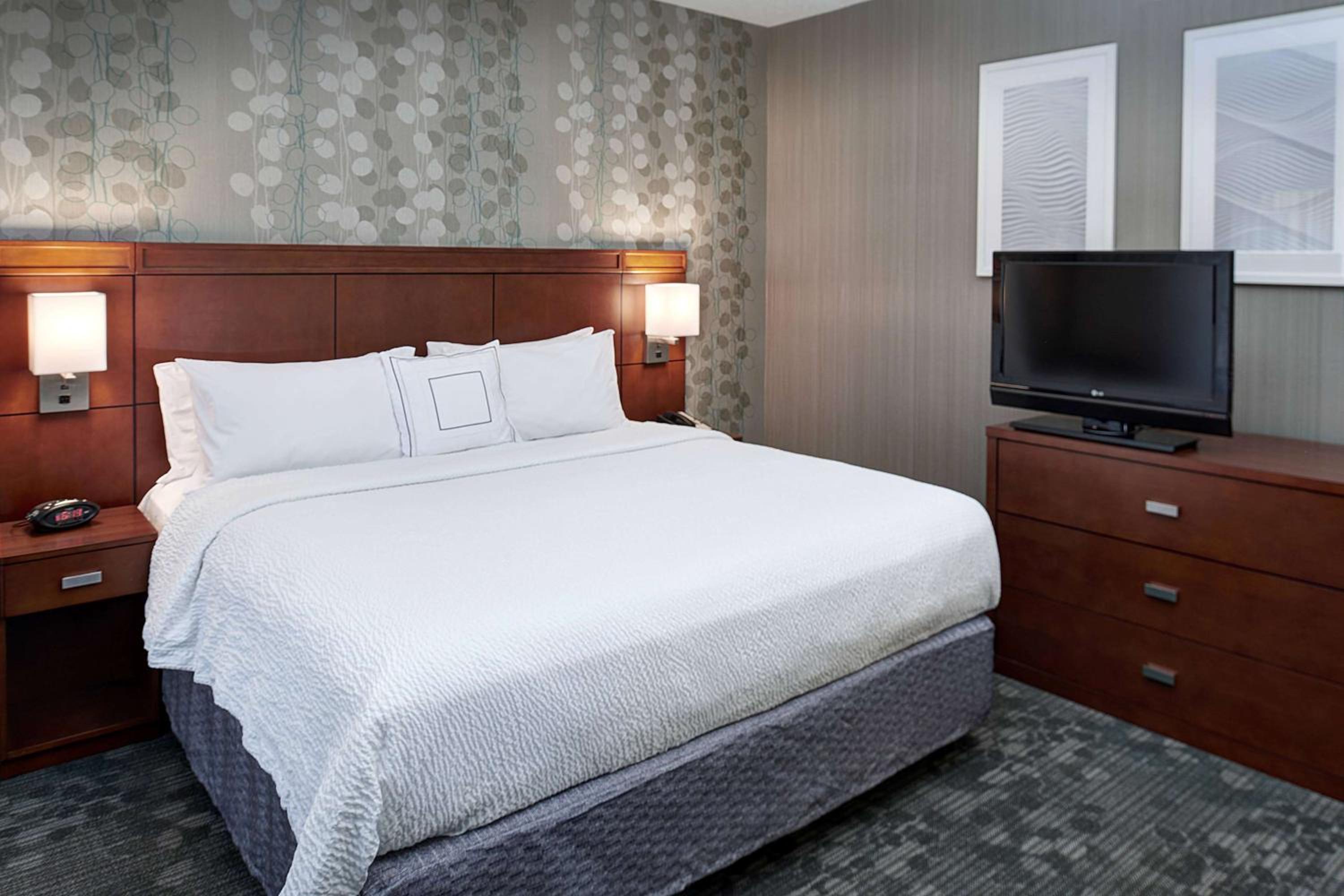 One Bedroom Suite King - Photo 1