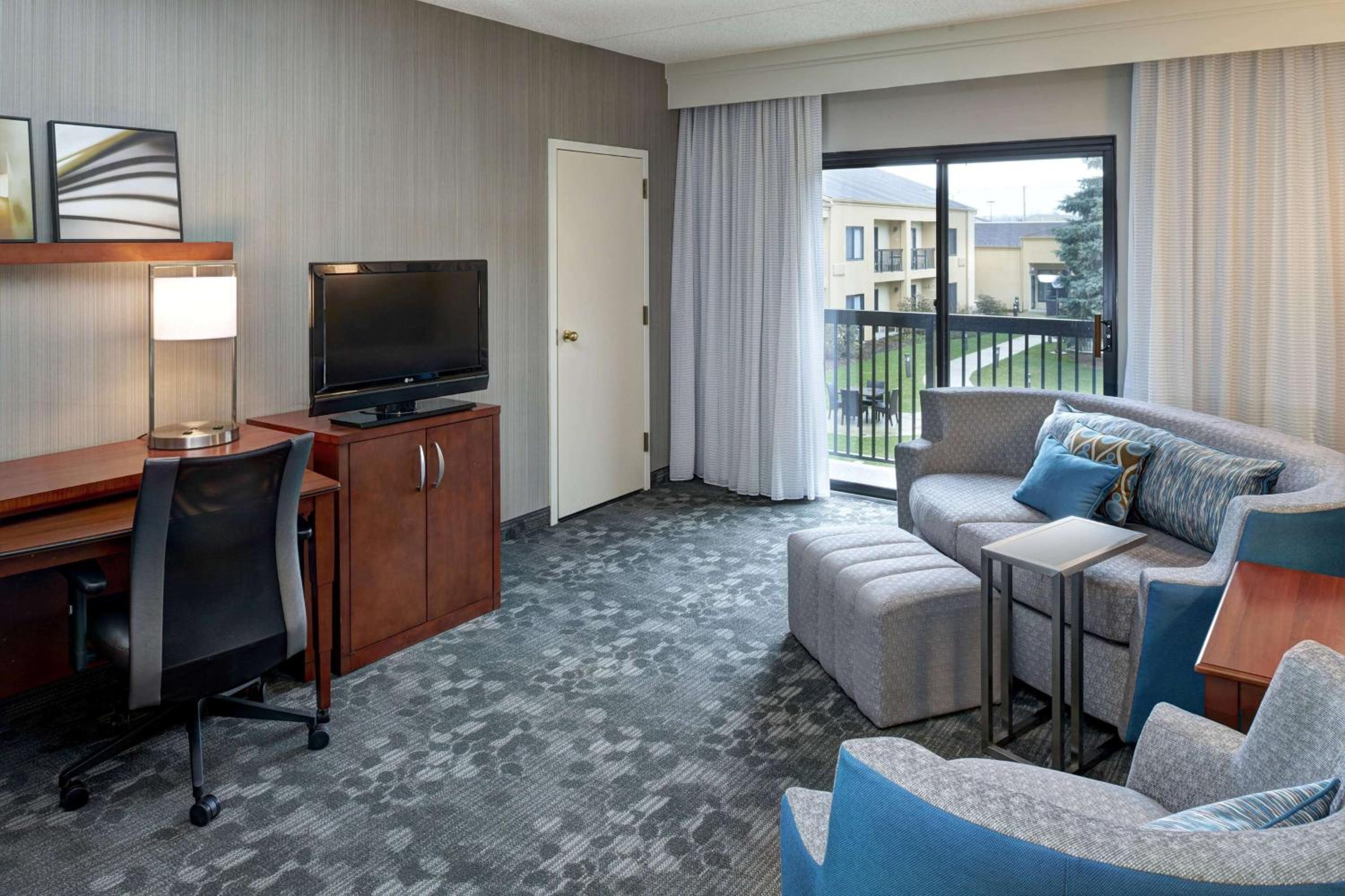 One Bedroom Suite King - Photo 5