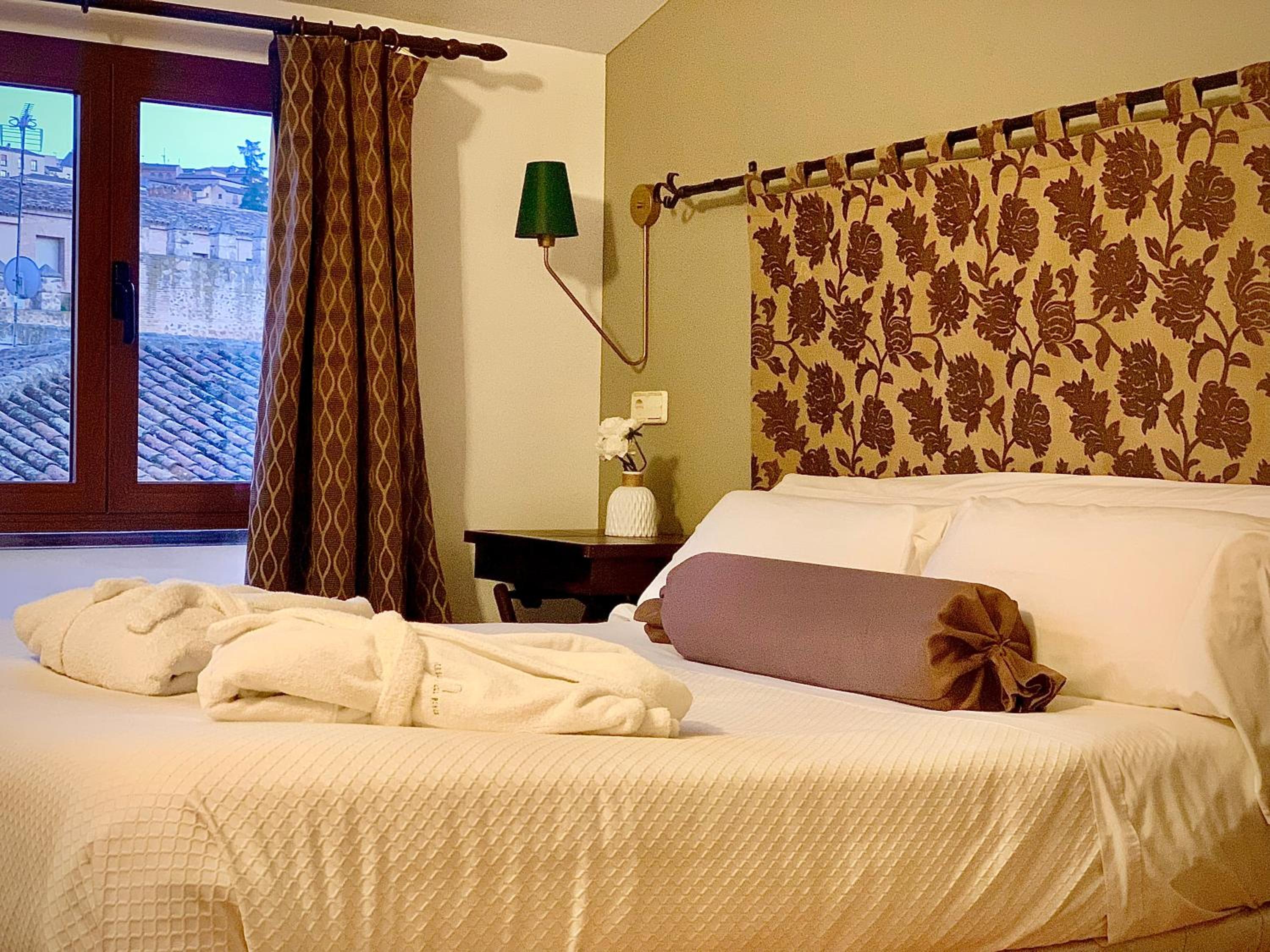 Double Room - Photo 18