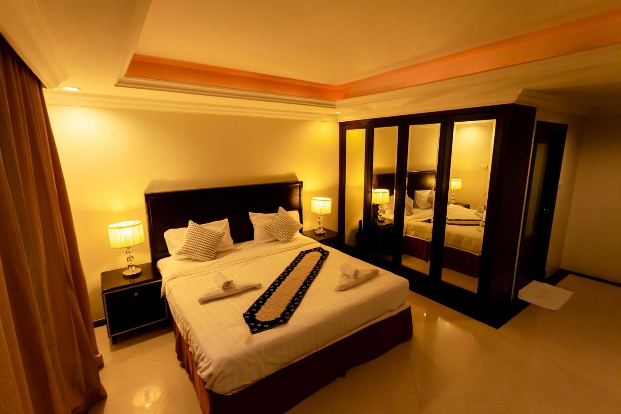 Deluxe Queen Room - Photo 2