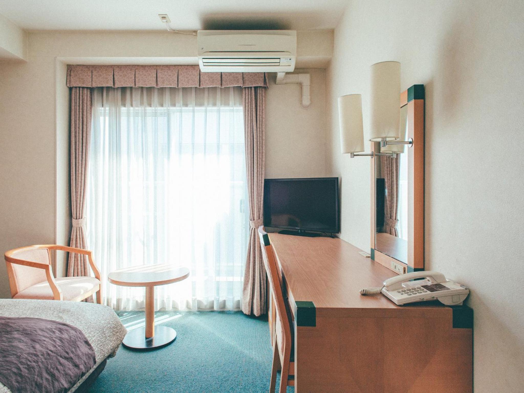 <Standard Floor> Double Room with Small Double Bed with Free Breakfast - Smoking - Photo 4