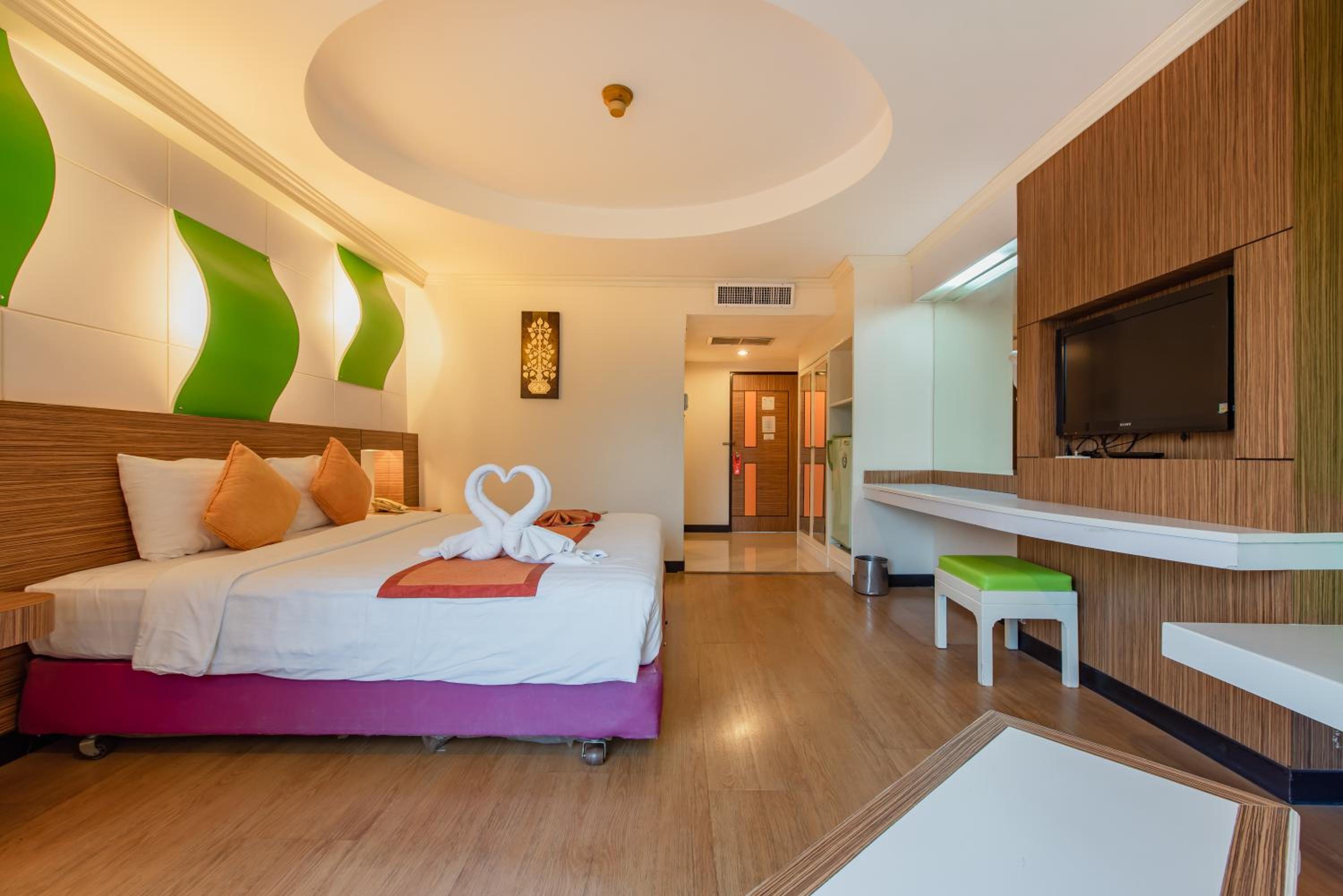 Deluxe Double or Twin Room - Photo 5