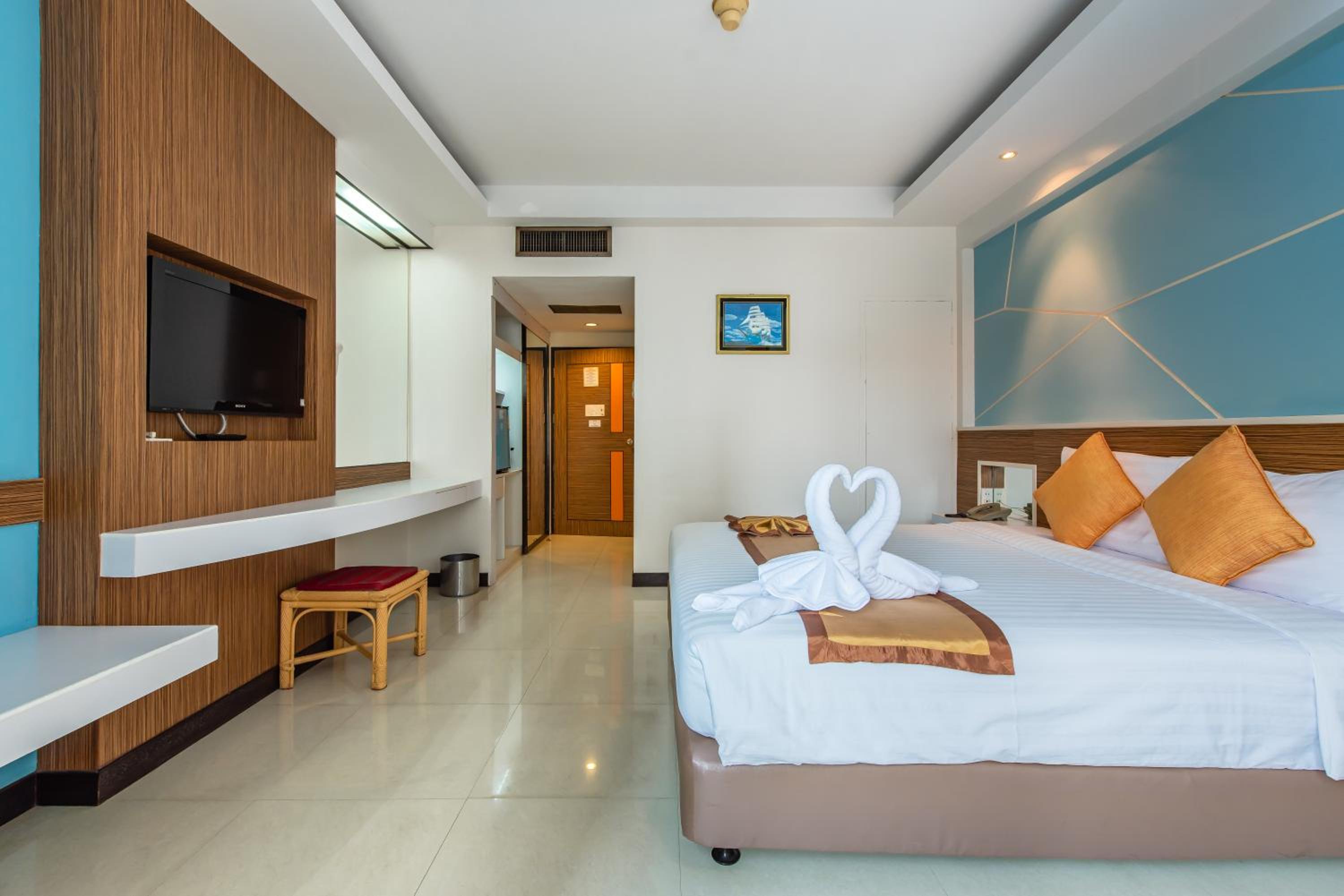 Superior Double or Twin Room - Photo 10