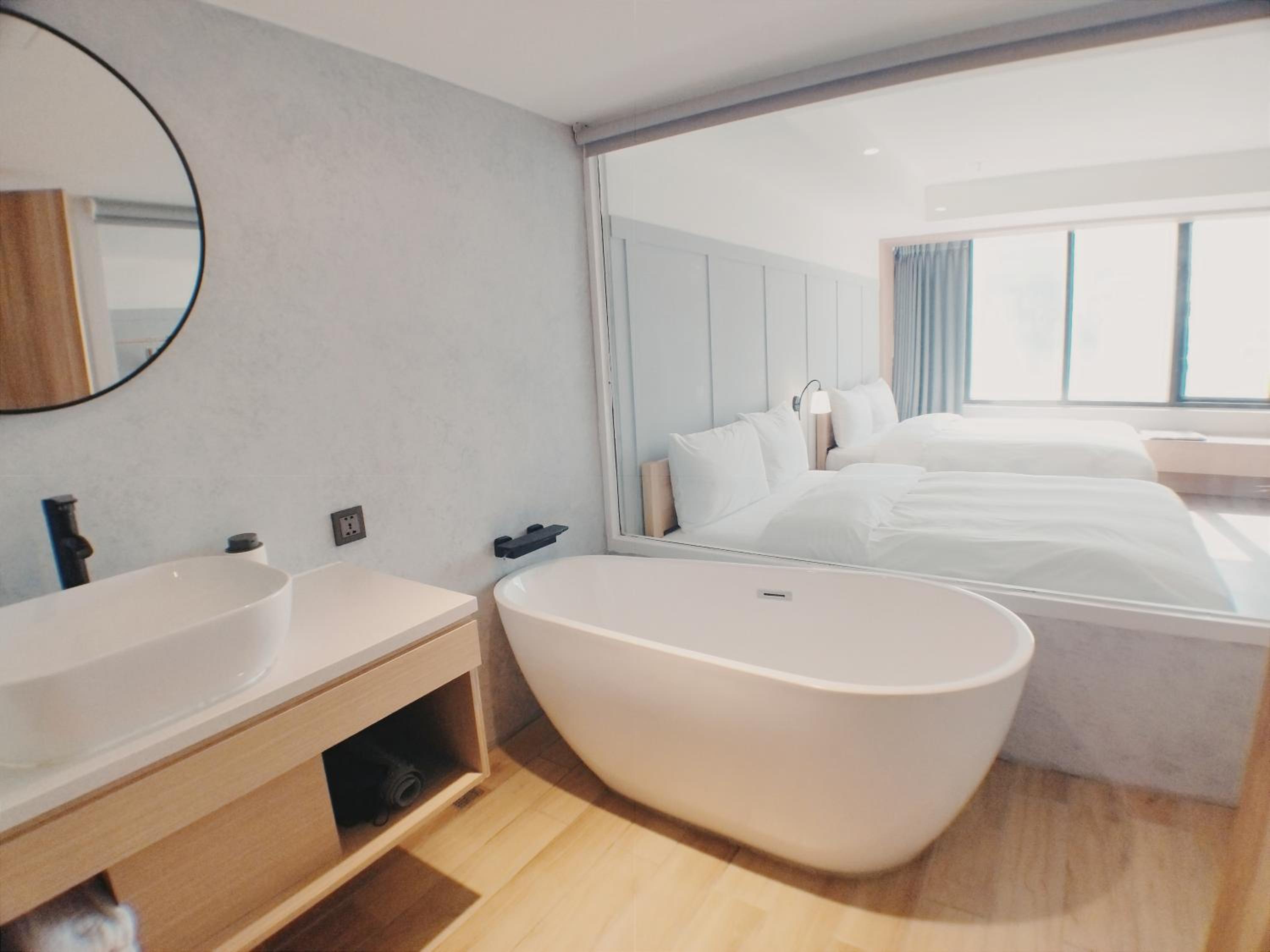 Superior Quadruple Room - Photo 4