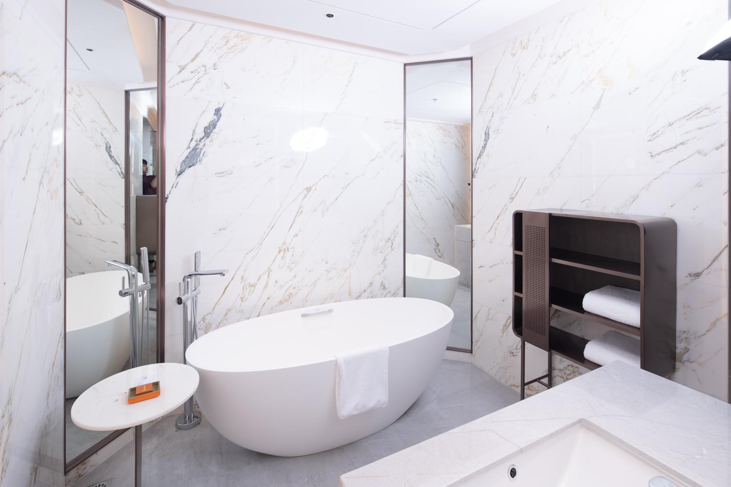 One-Bedroom Suite - Photo 2