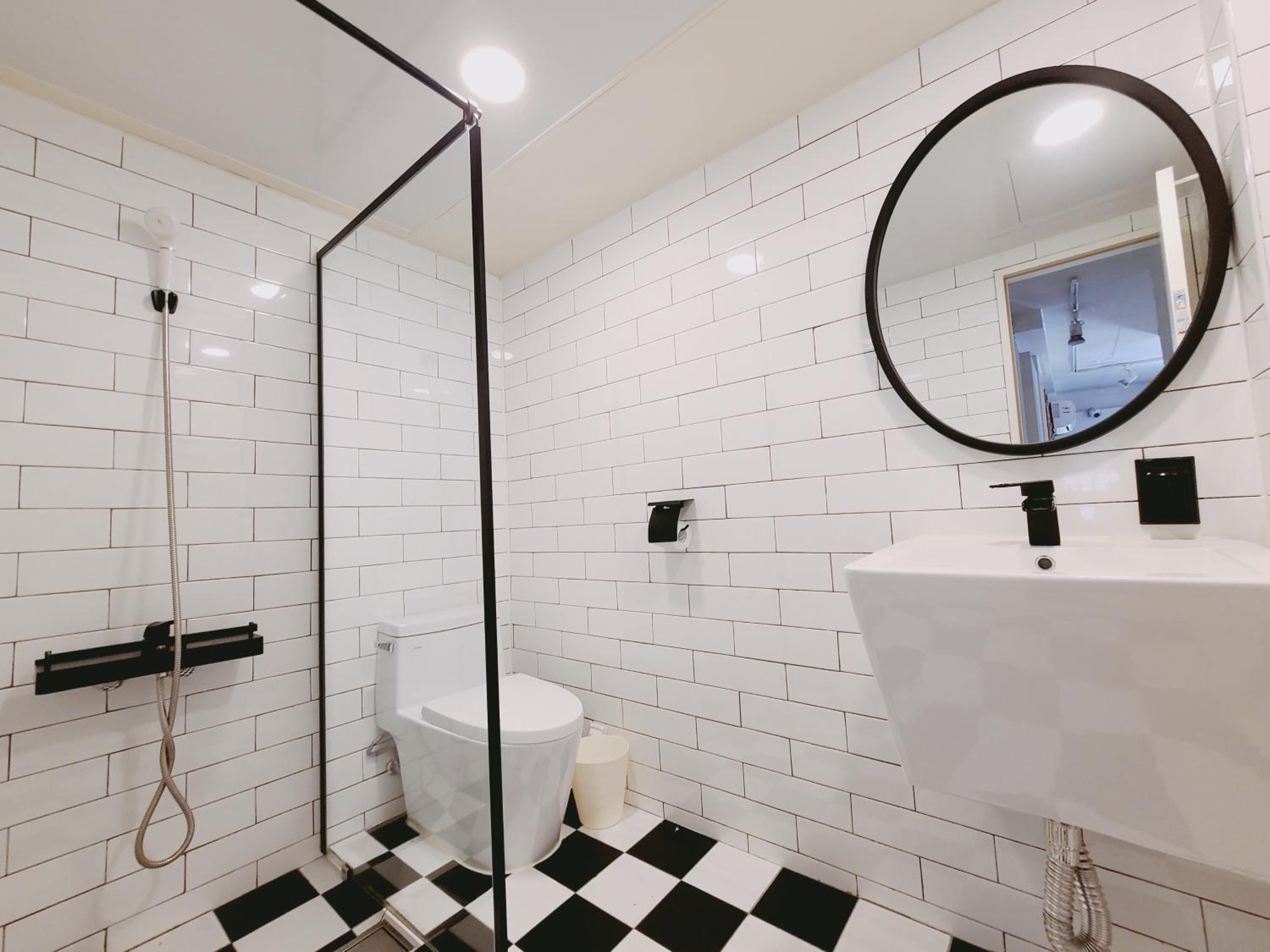 Double Room with Private External Bathroom - Photo 6