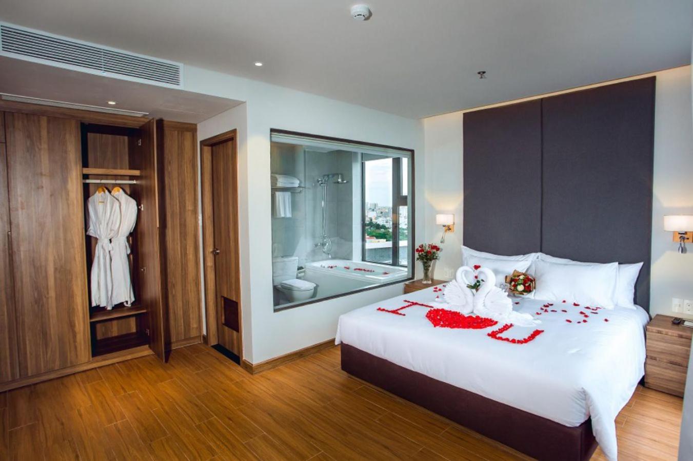 Suite with River View - Photo 4