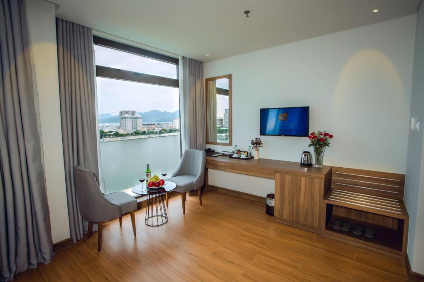 Suite with River View - Photo 8