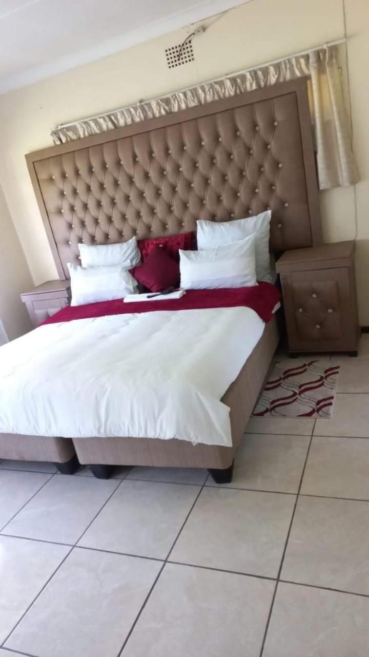 Double or Twin Room photo 1