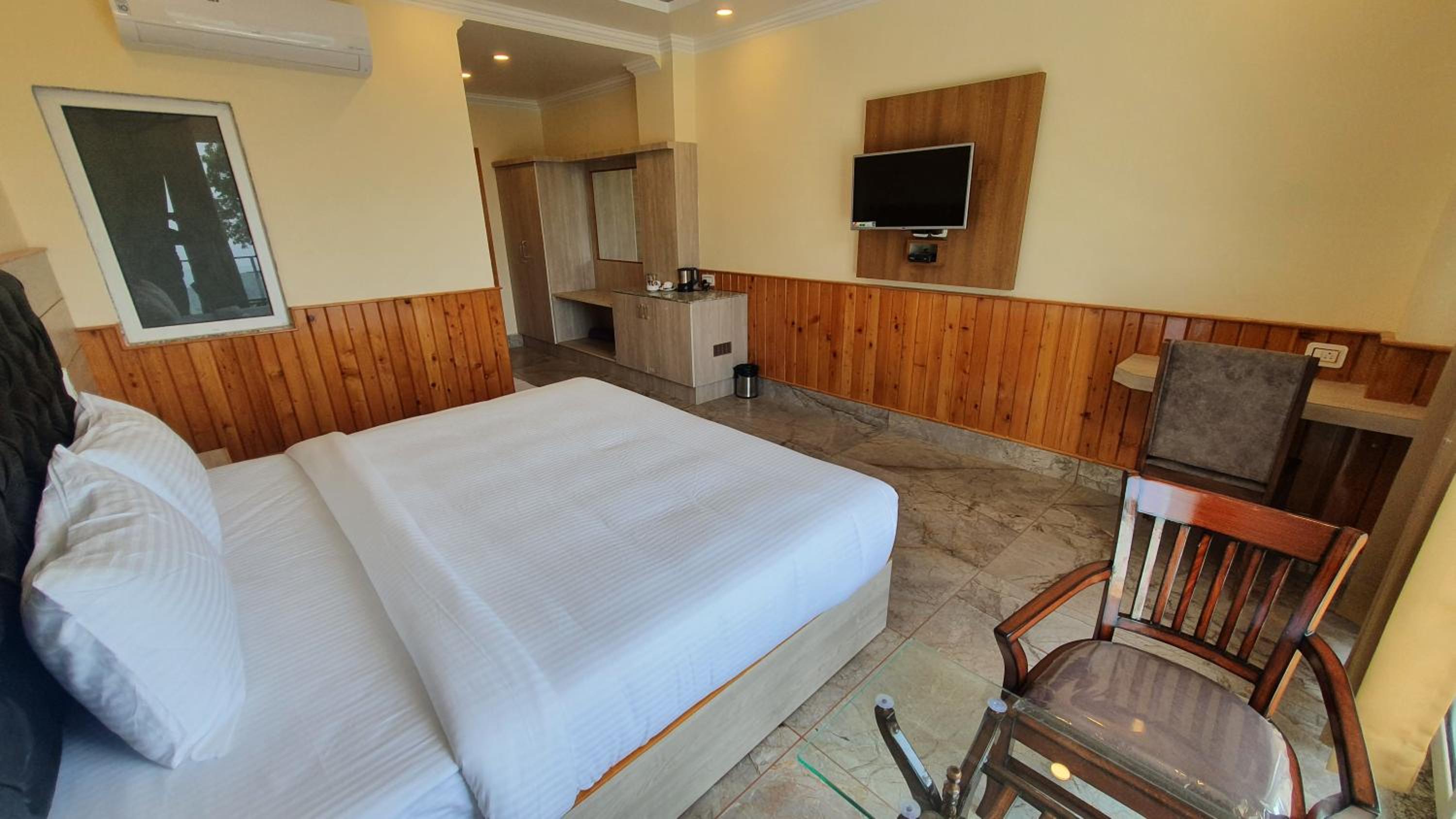 Superior King Room