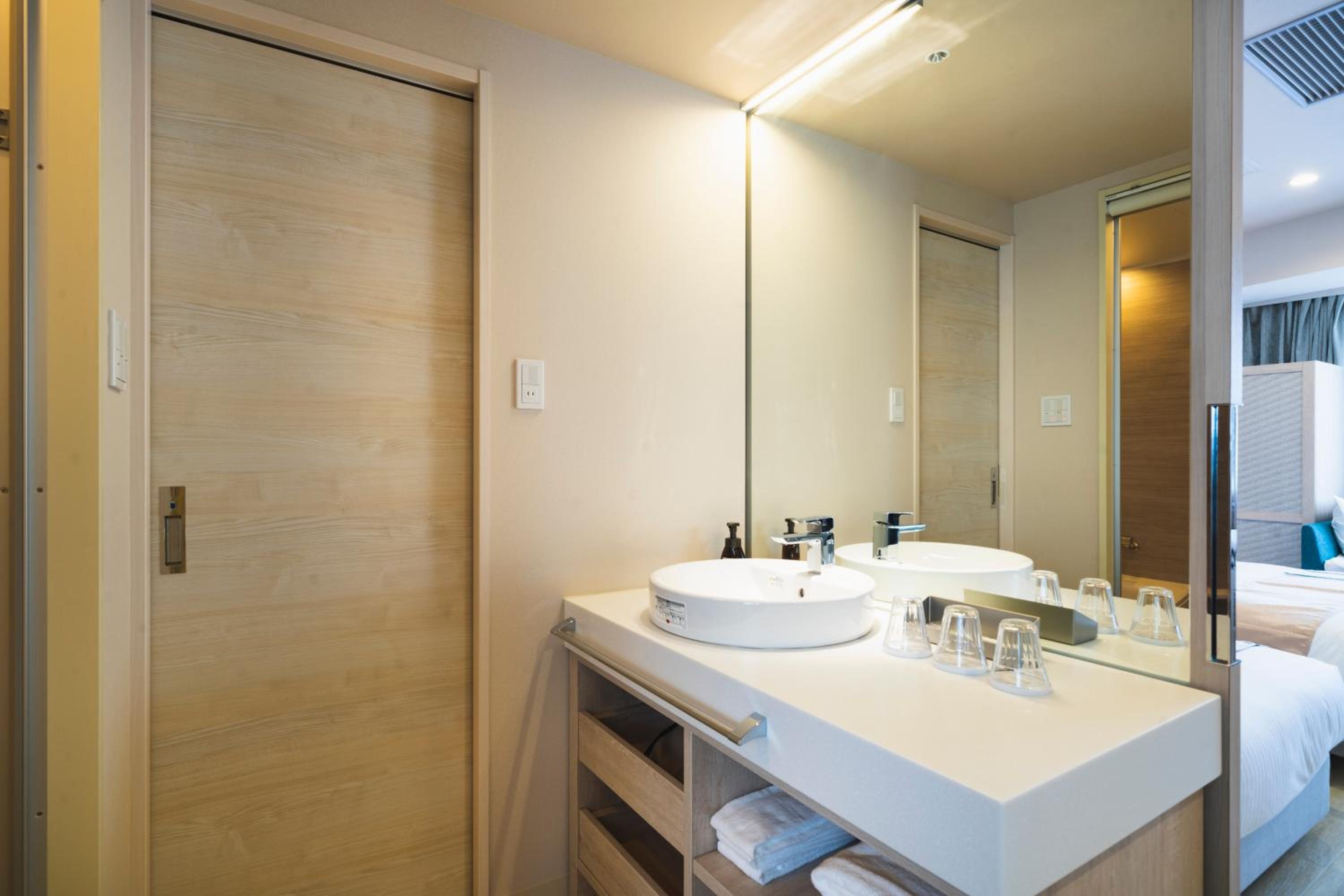 Deluxe Twin Room - Non-Smoking - Photo 5