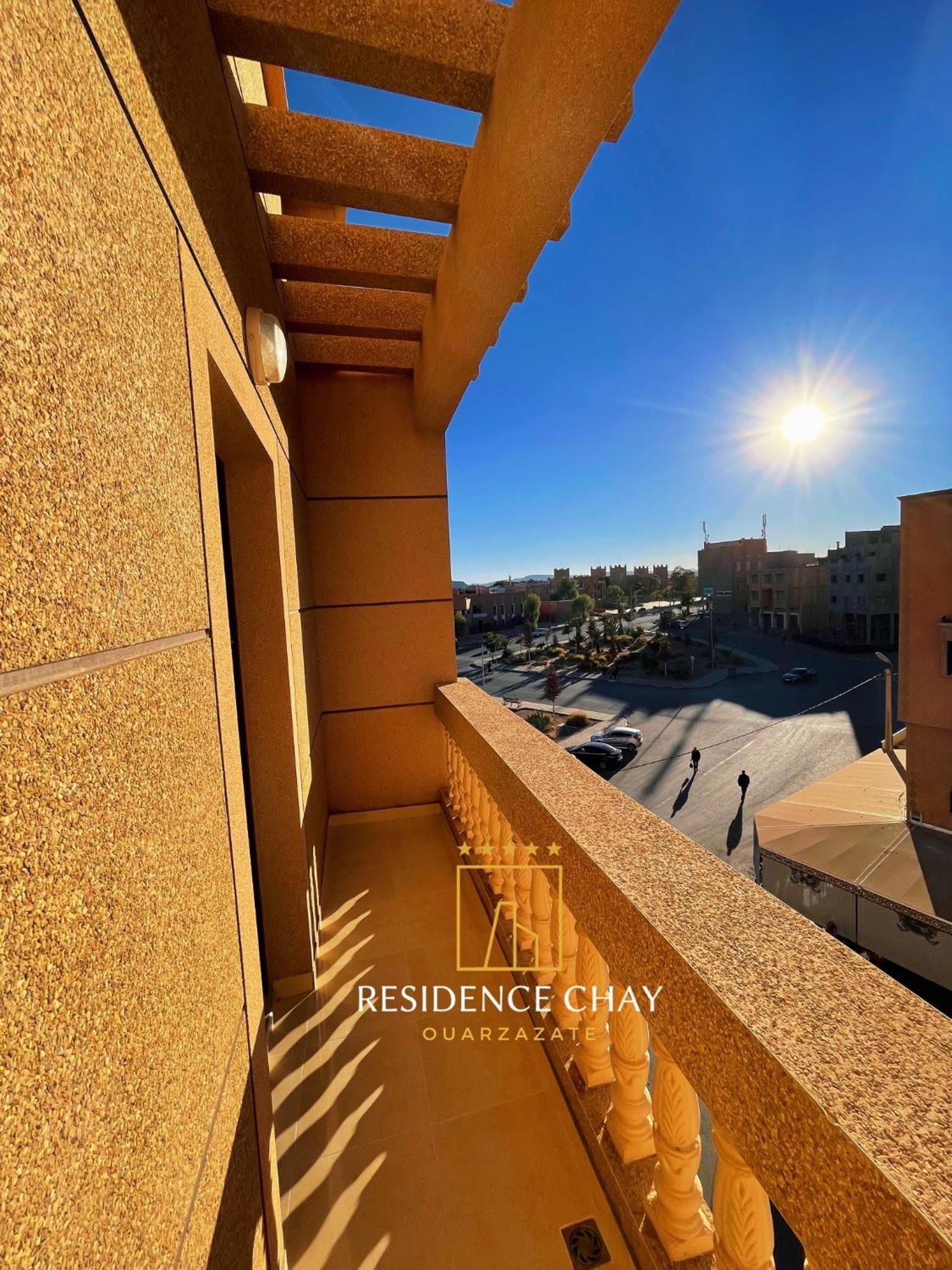 Apartment with Balcony - Photo 5