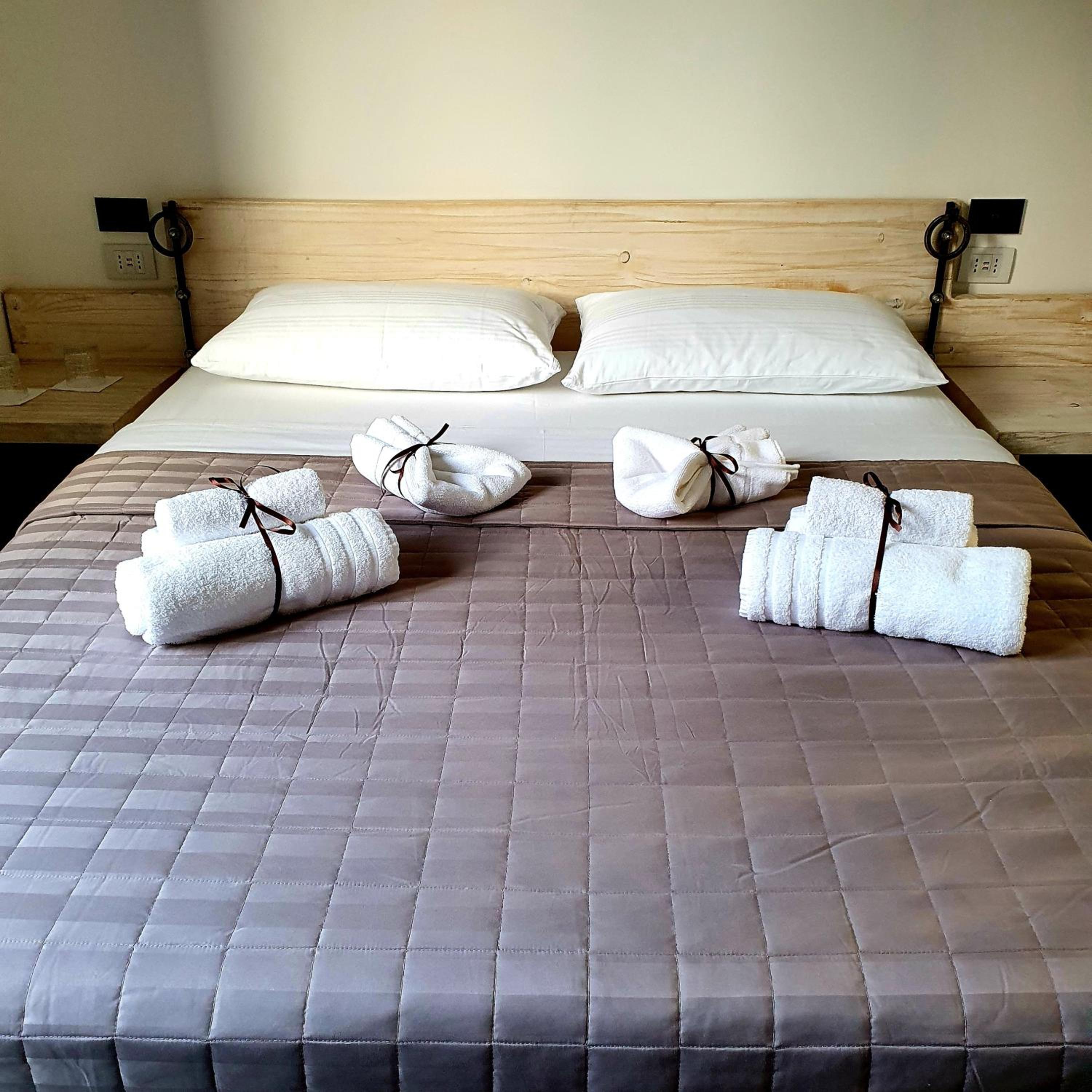 Double Room with Private Bathroom - Photo 11