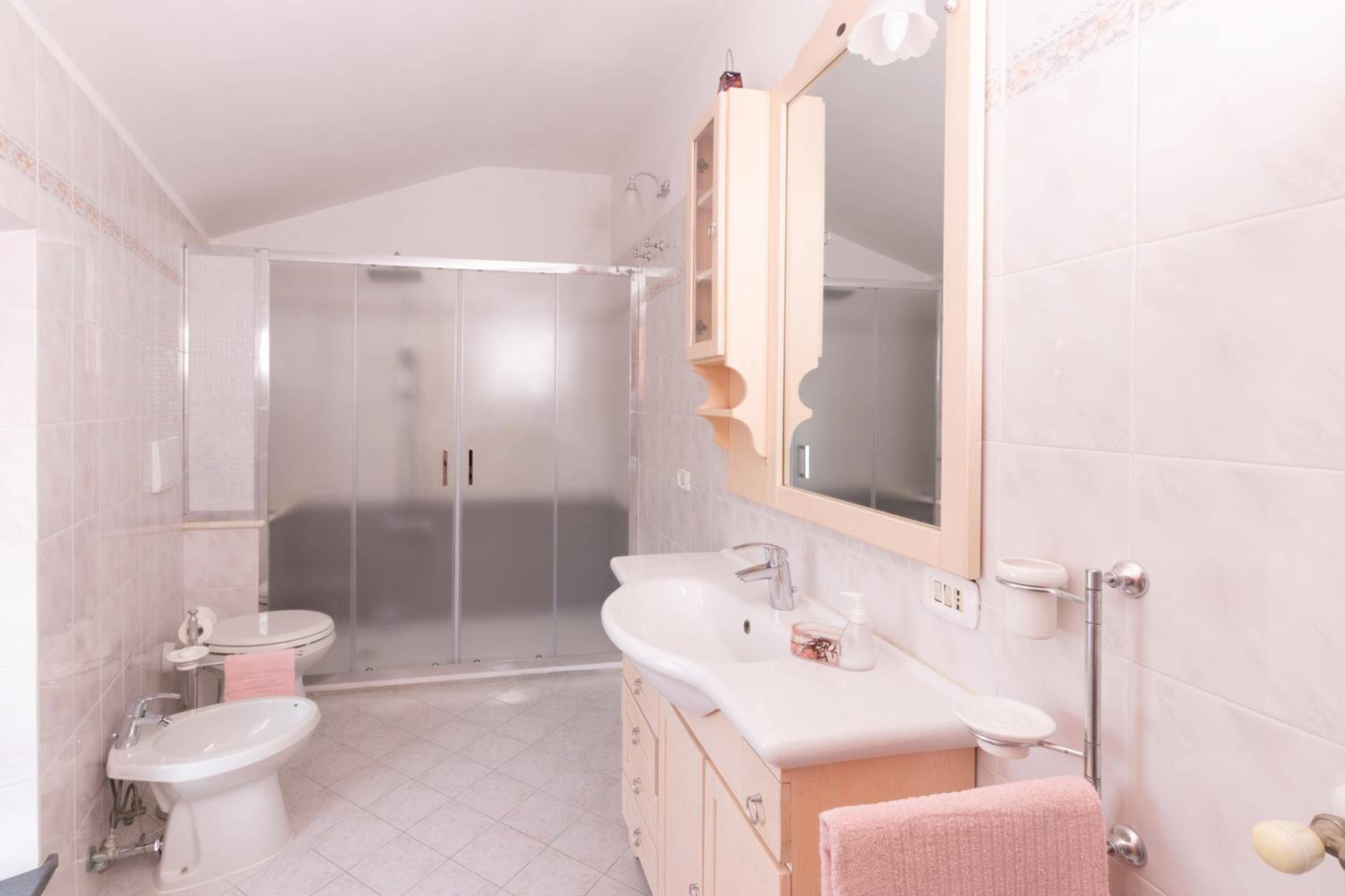 Two-Bedroom House - Photo 24