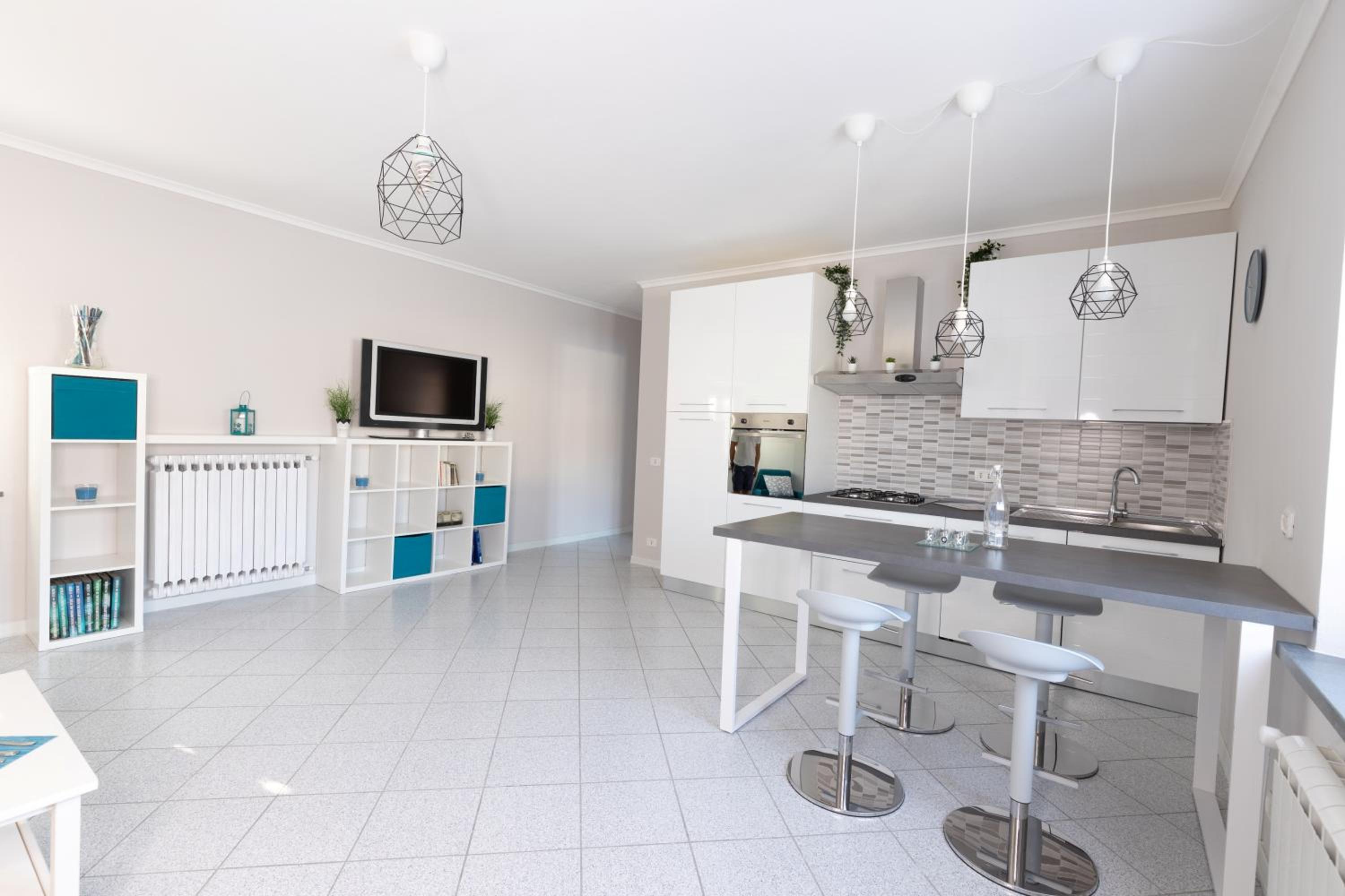 Two-Bedroom House - Photo 18