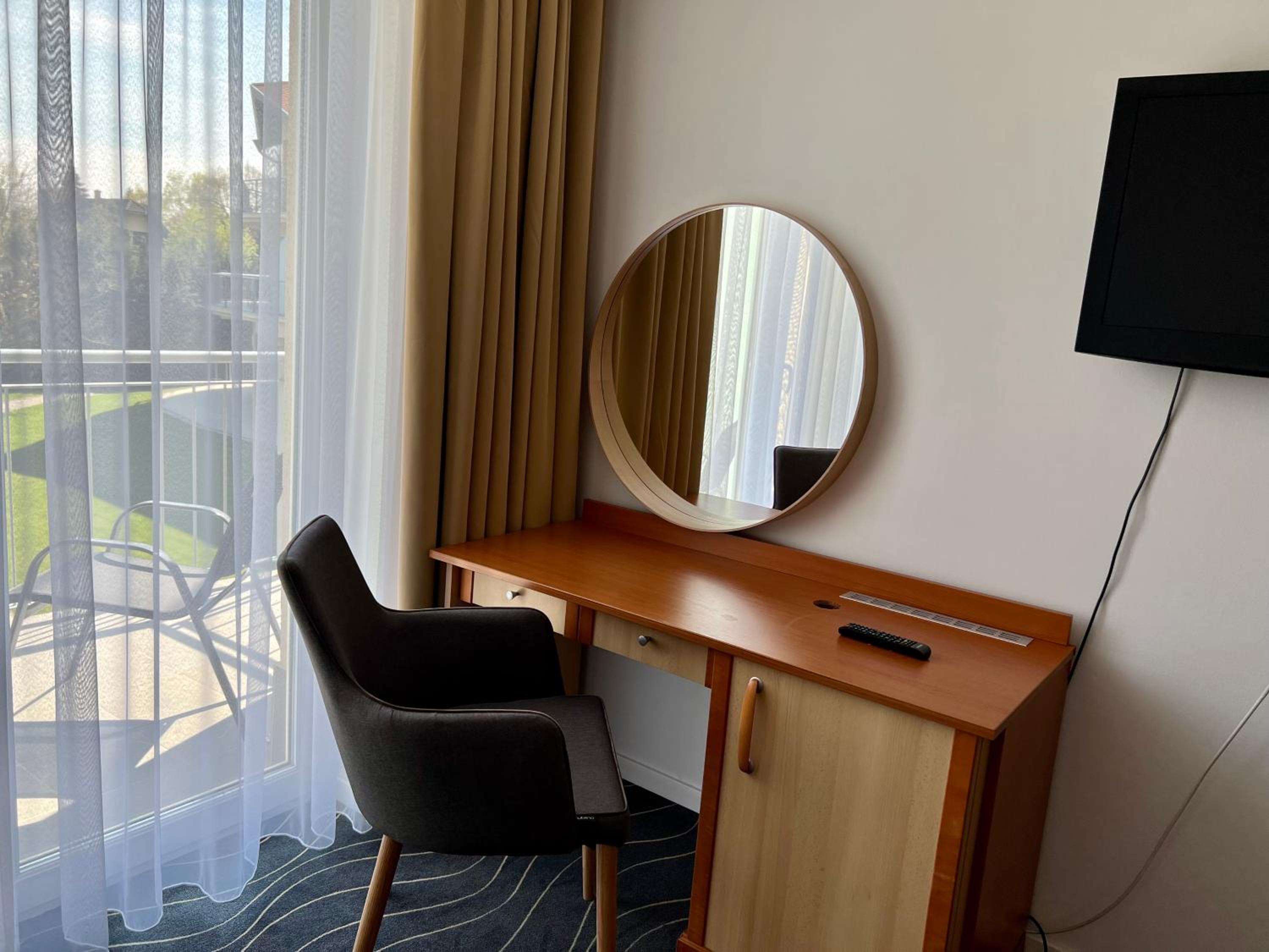 Double Room with Garden View - Photo 8