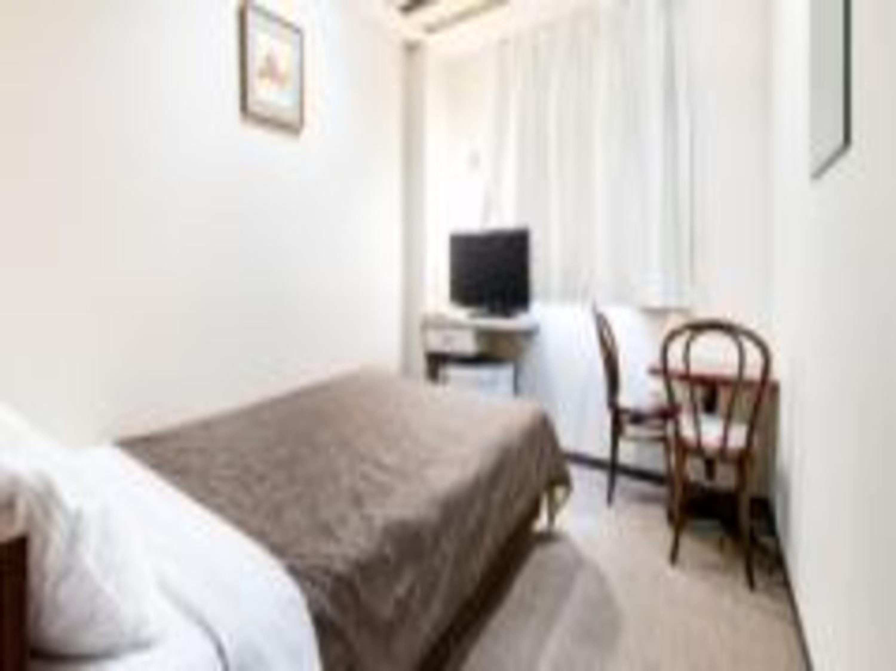 Double Room - Photo 4