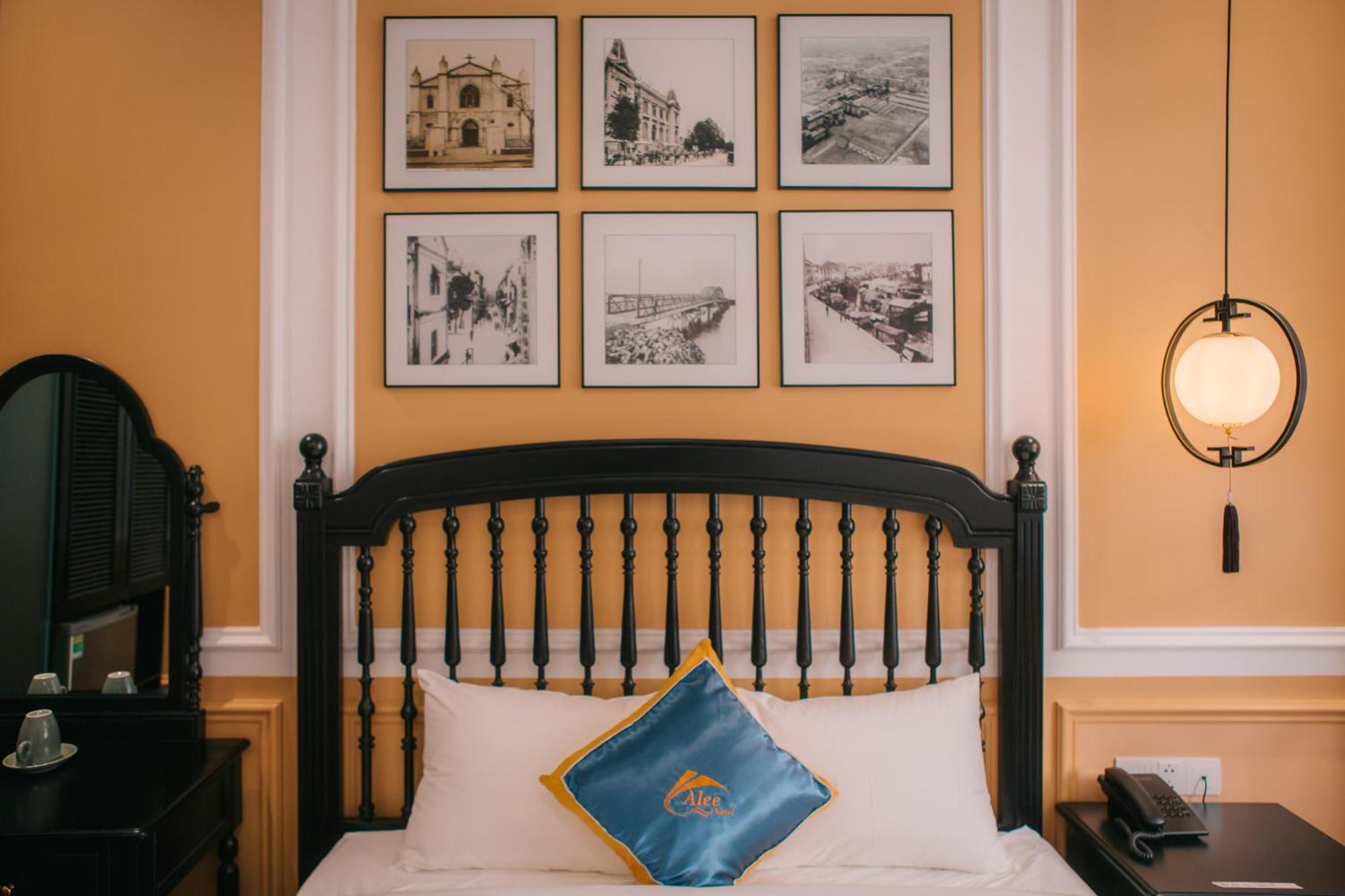 Deluxe Queen Room - Photo 5