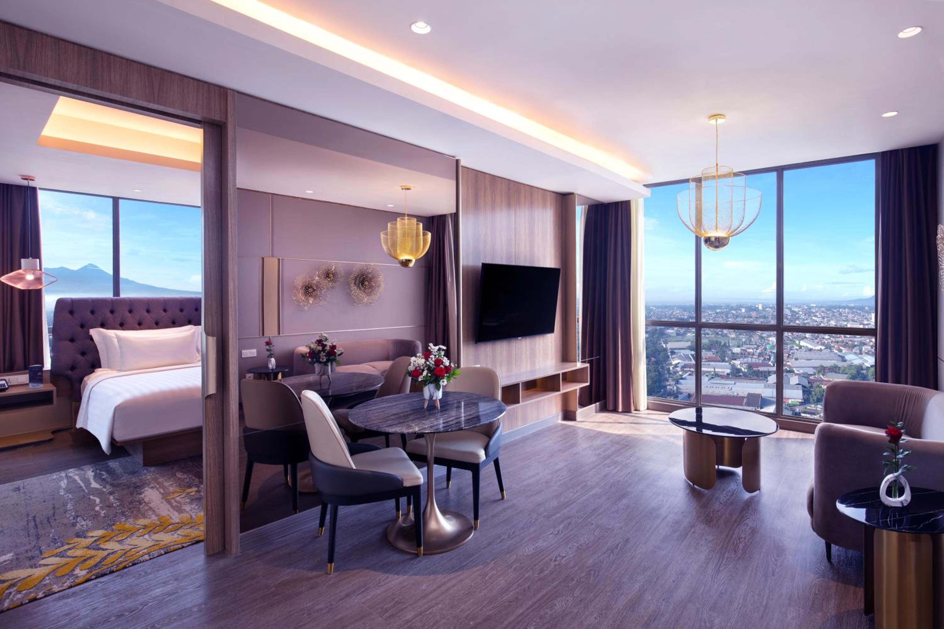 Executive King Suite with Mountain View - Photo 6