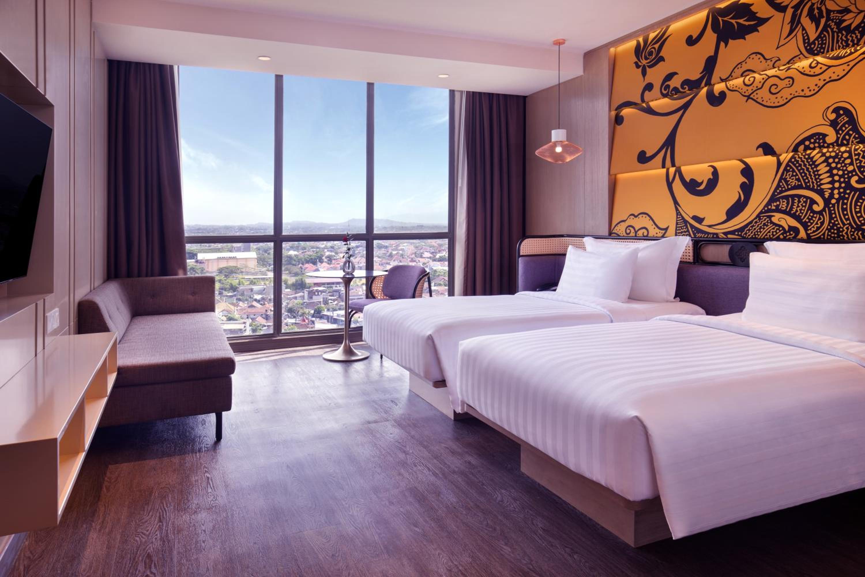 Deluxe Executive Twin Room with Mountain View - Photo 3