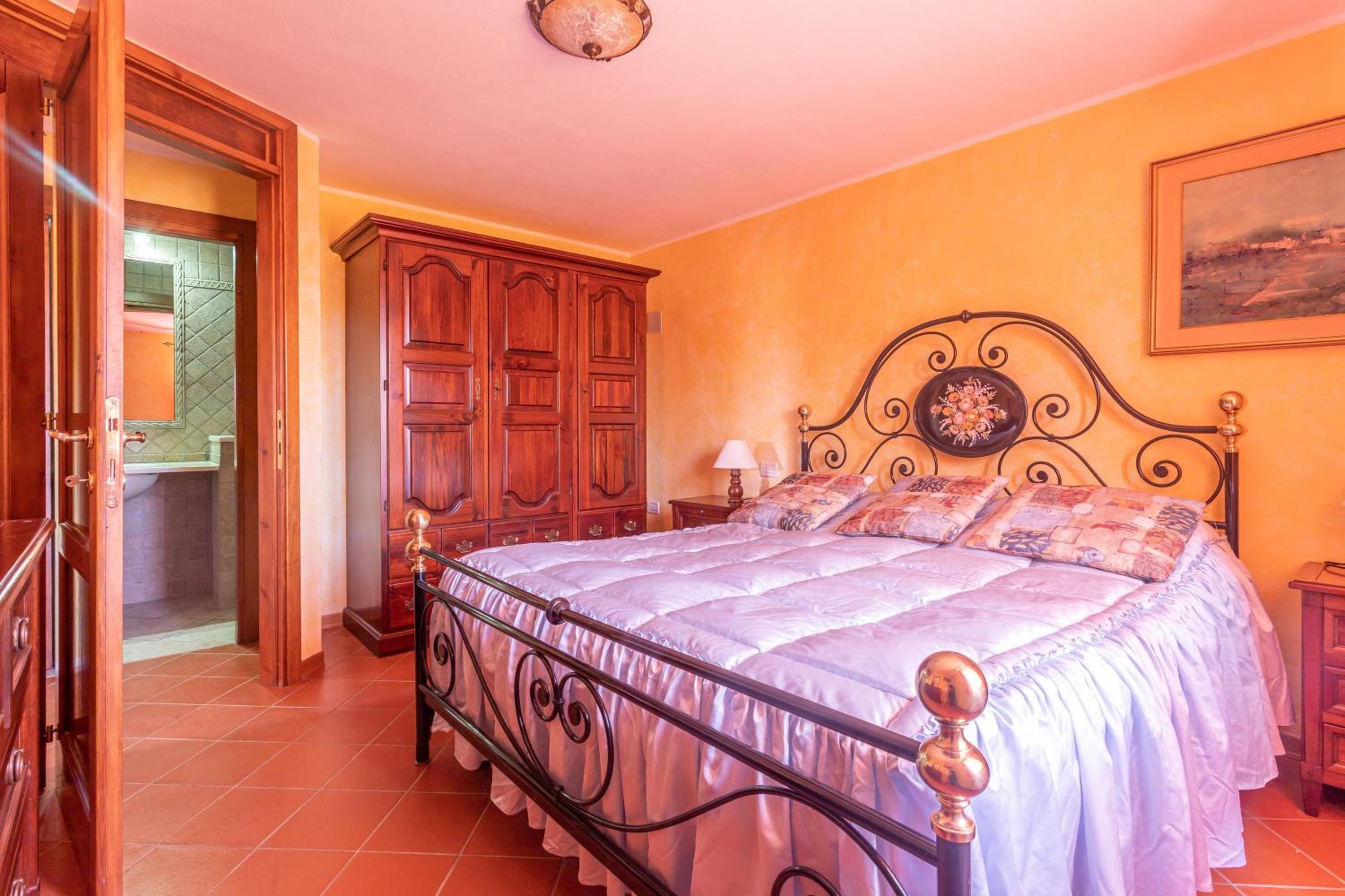 Villa with Garden View