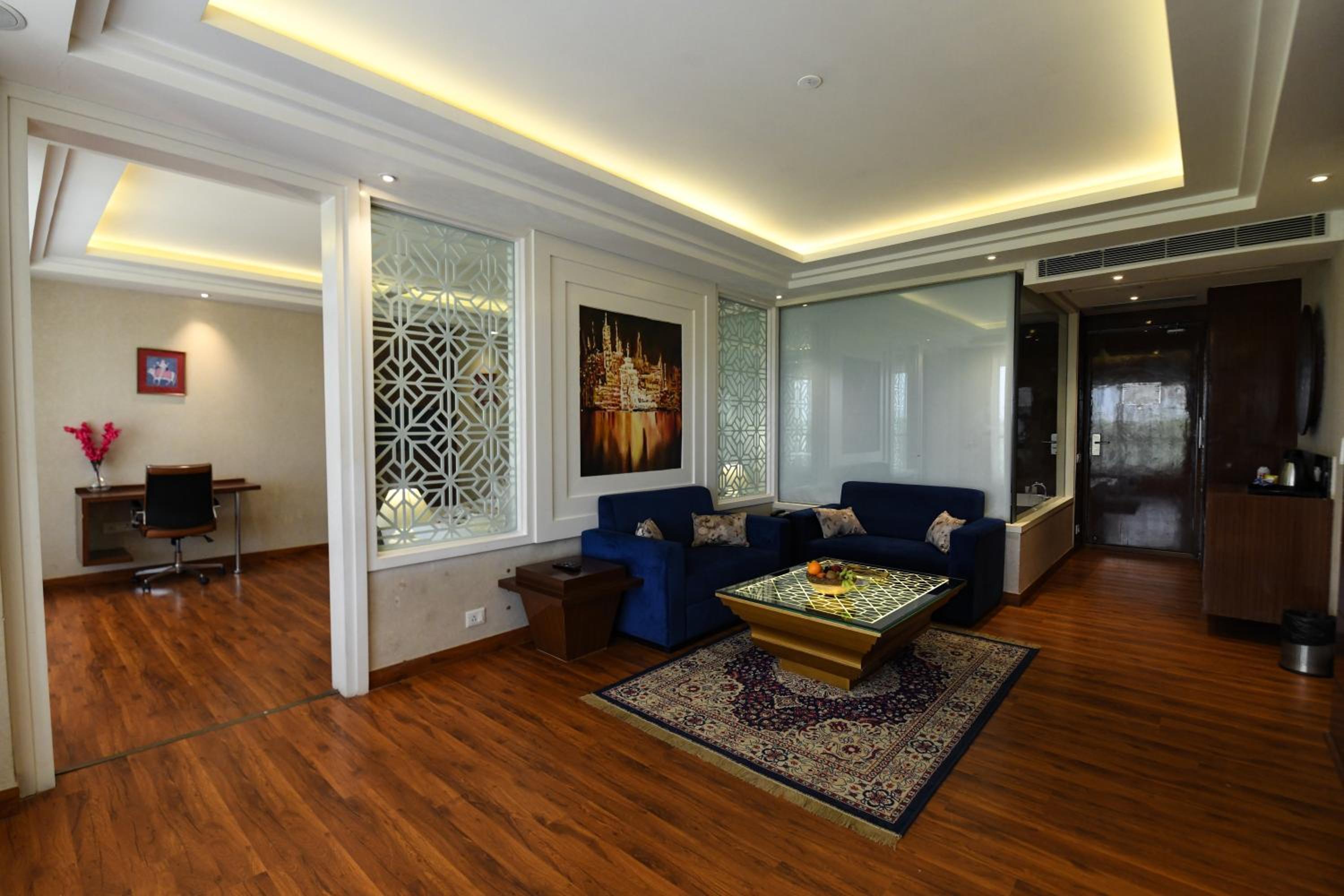 Suite – 15% off on session of Spa, 10% off on Food & Beverage services, 10% off on Access to Club Suite – 15% off on session of Spa, 10% off on Food & Beverage services, 10% off on Access to Club