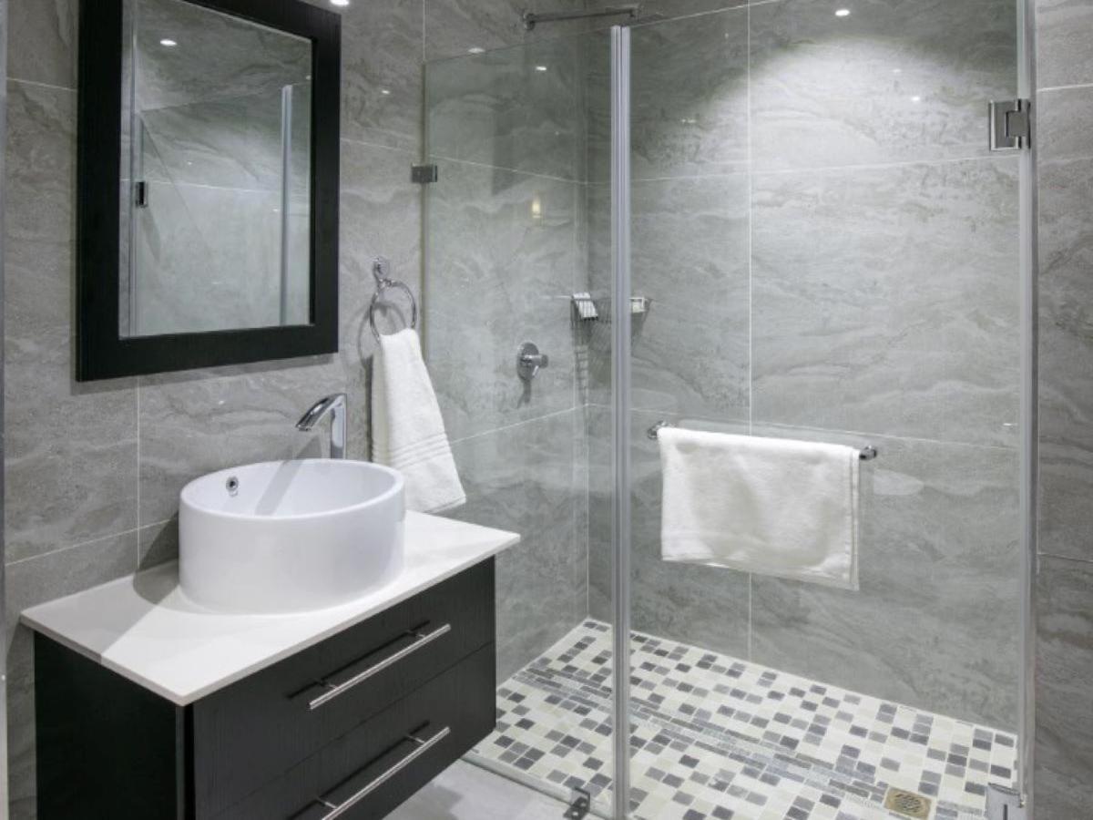 Deluxe Junior Suite photo 2