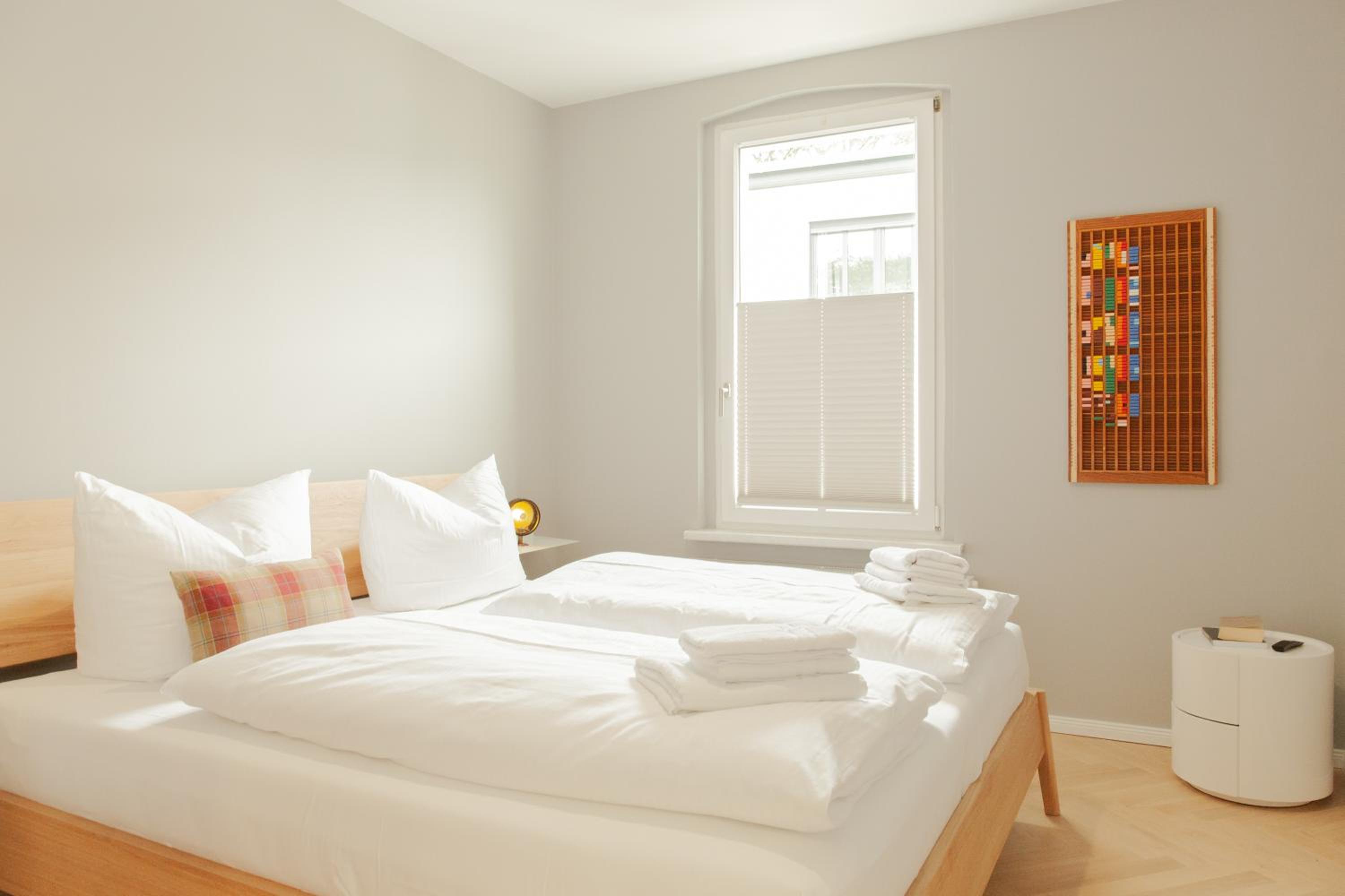 Deluxe Two-Bedroom Apartment with Terrace - 6 - Photo 8