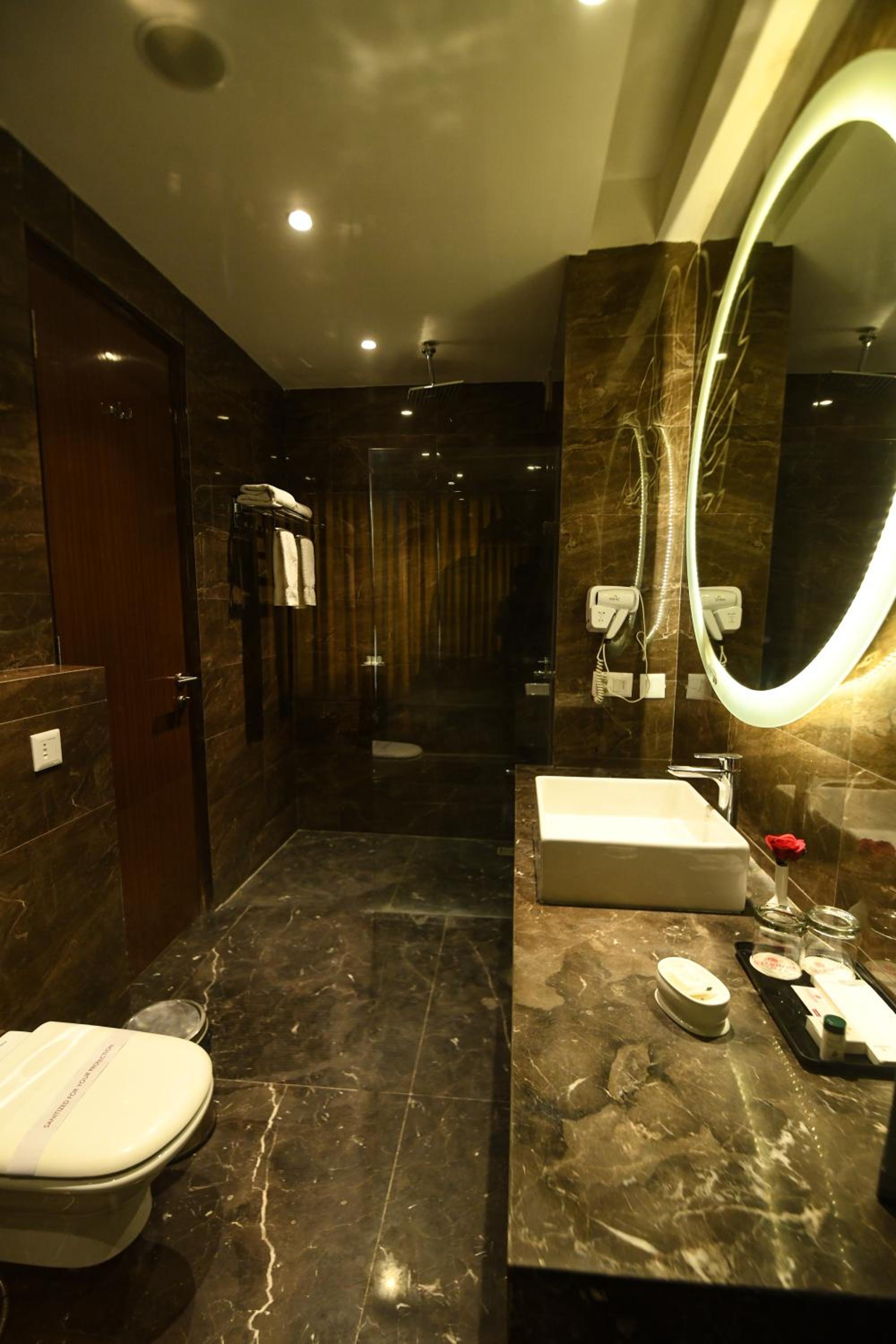 Deluxe Room - 15% off on session of Spa,  10% off on Food & Beverage services, 10% off on Access to Club - Photo 7