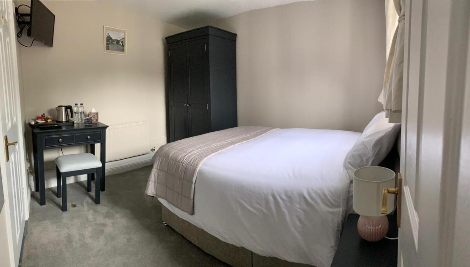 Small Double Room - Photo 1