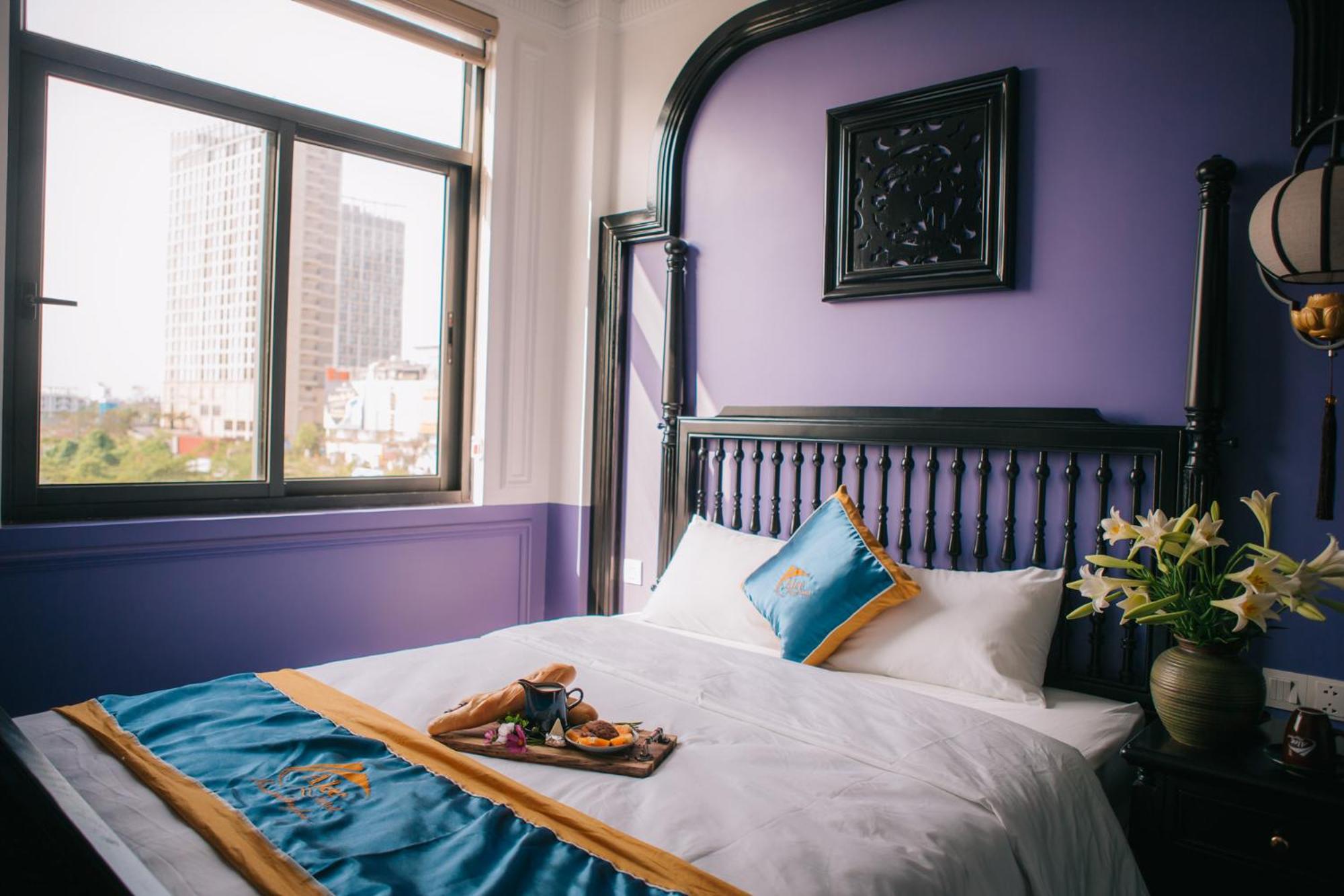 Deluxe Queen Room - Photo 8