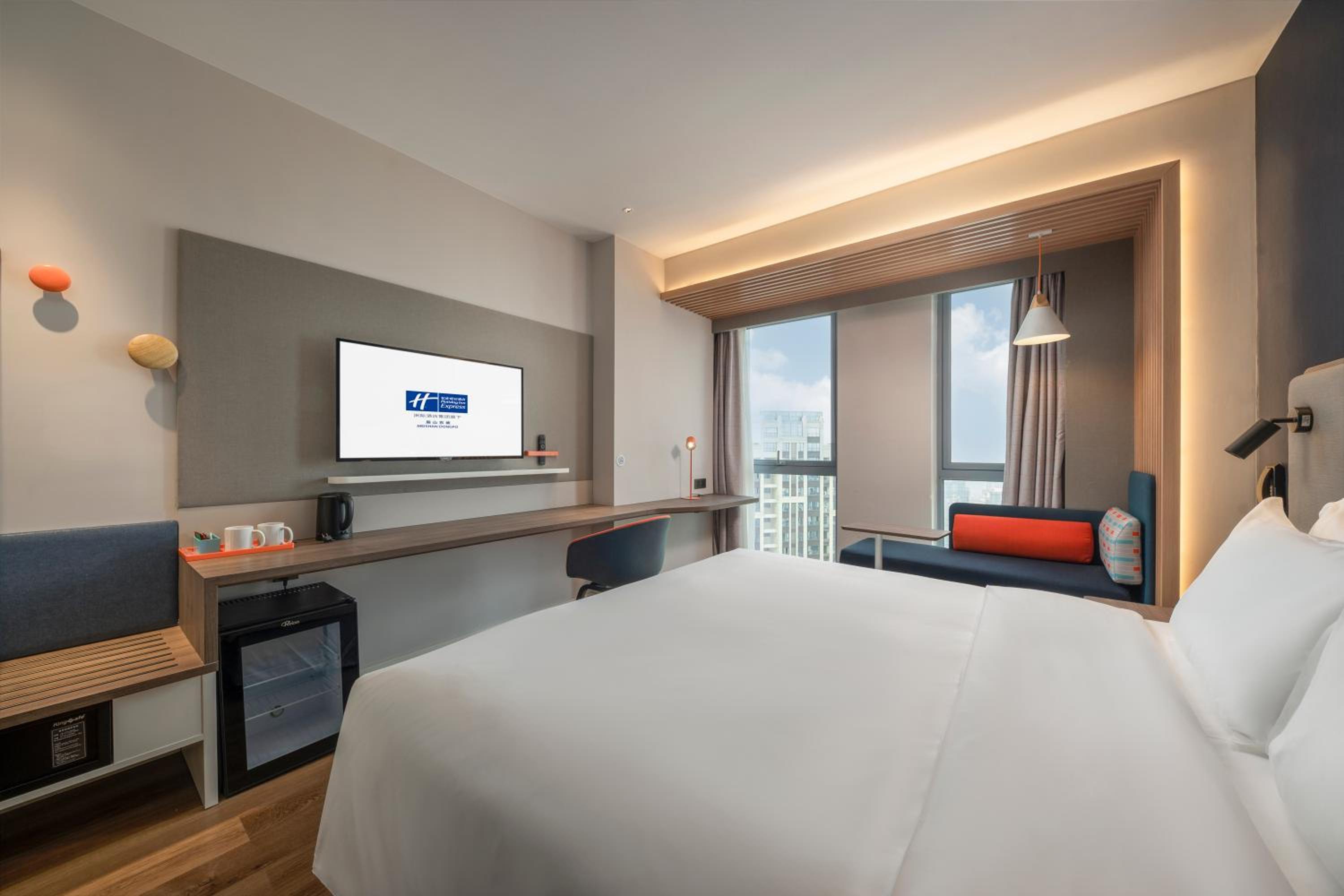 Standard King Room with Minifridge