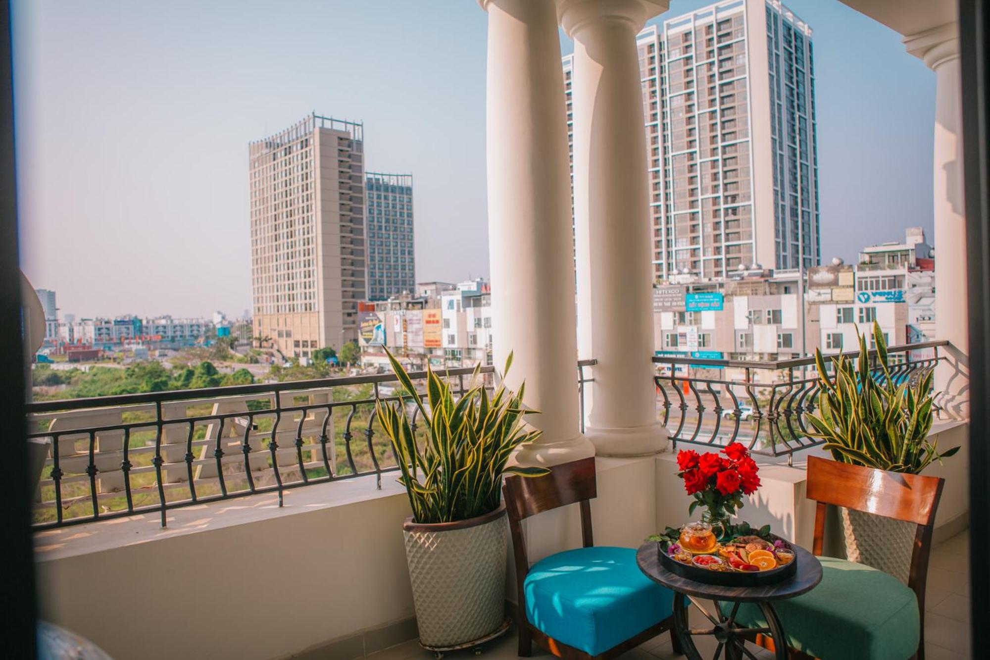 Apartment With Terrace - Photo 7