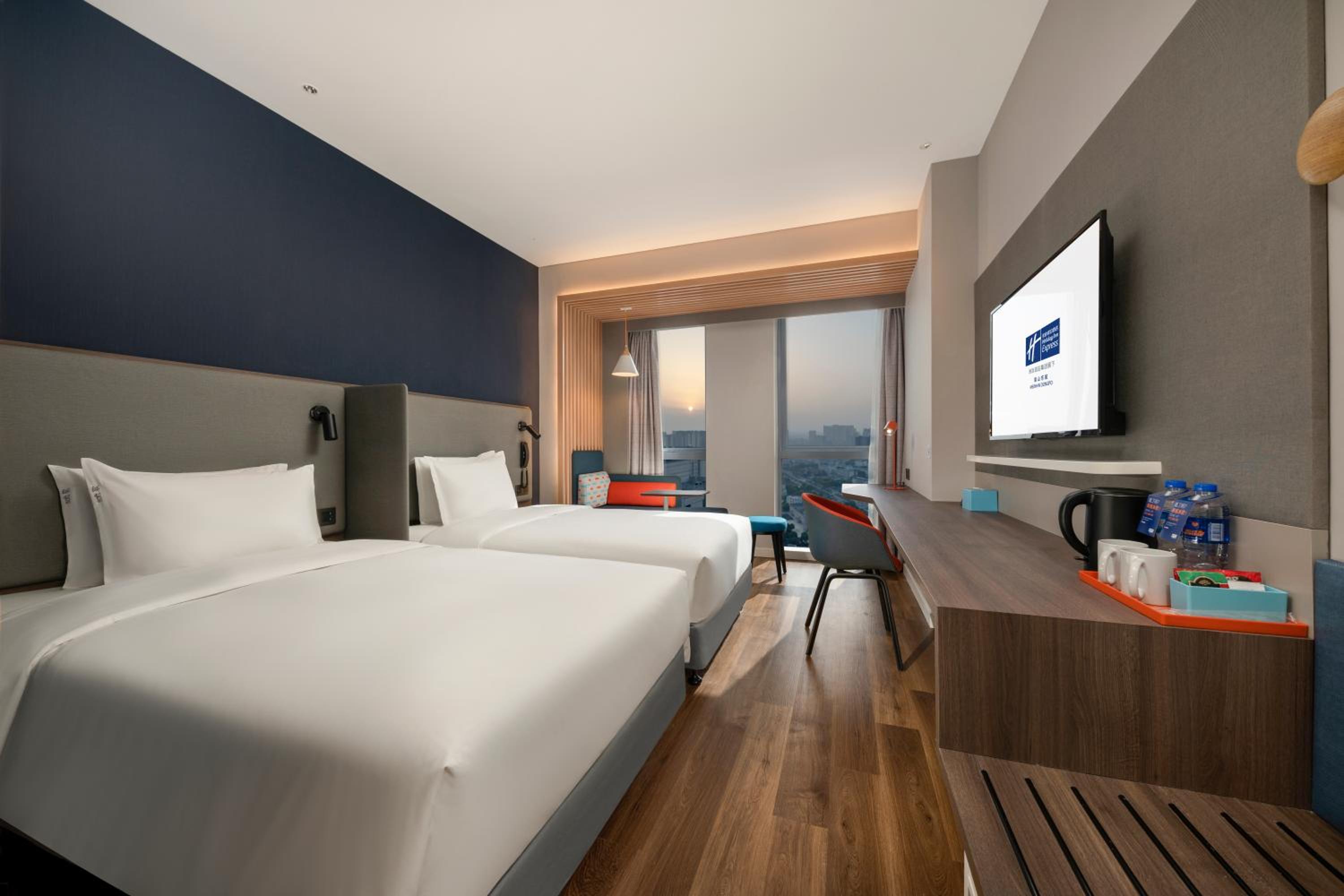 Standard Twin Room - Photo 1