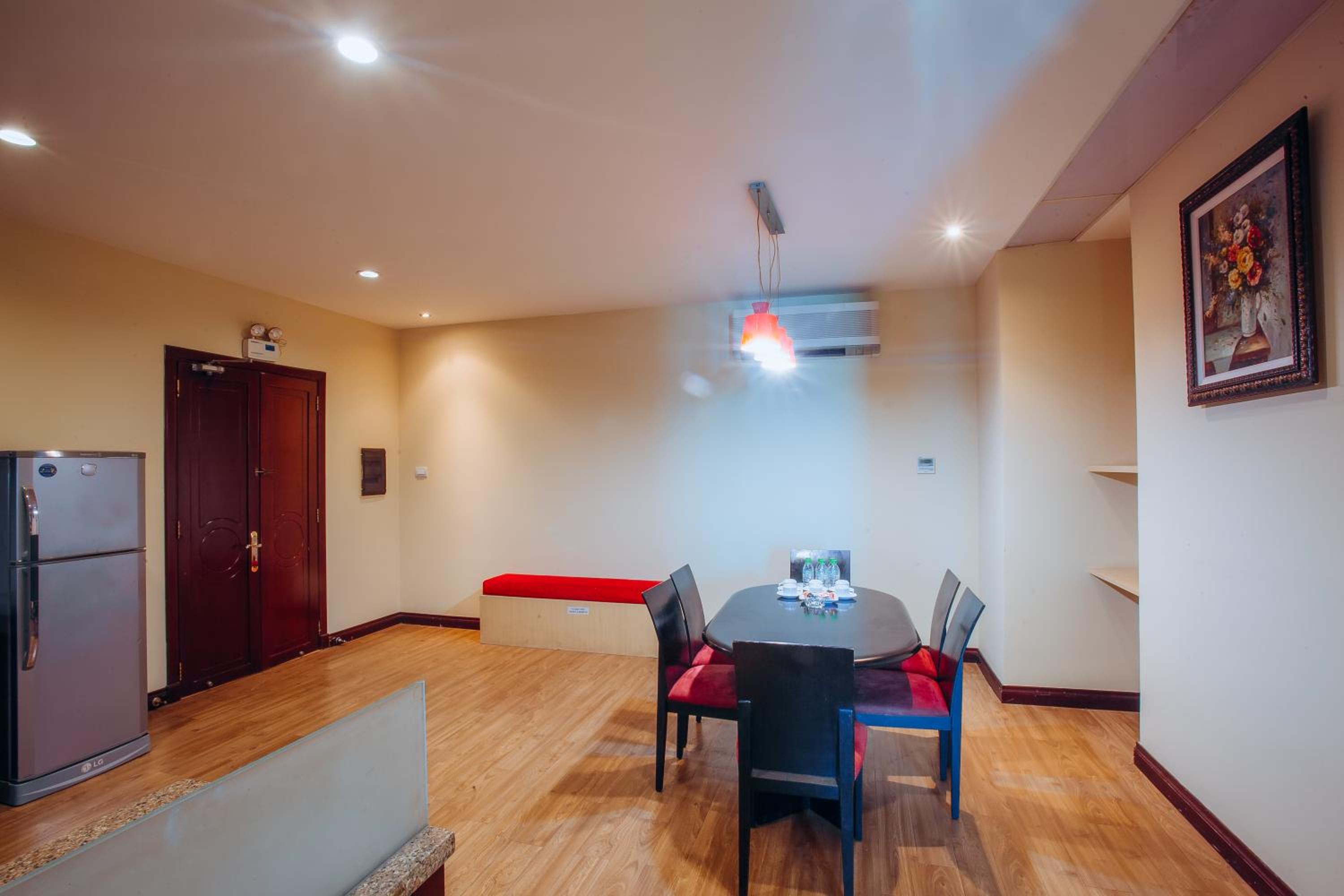 Deluxe King Studio - Photo 2