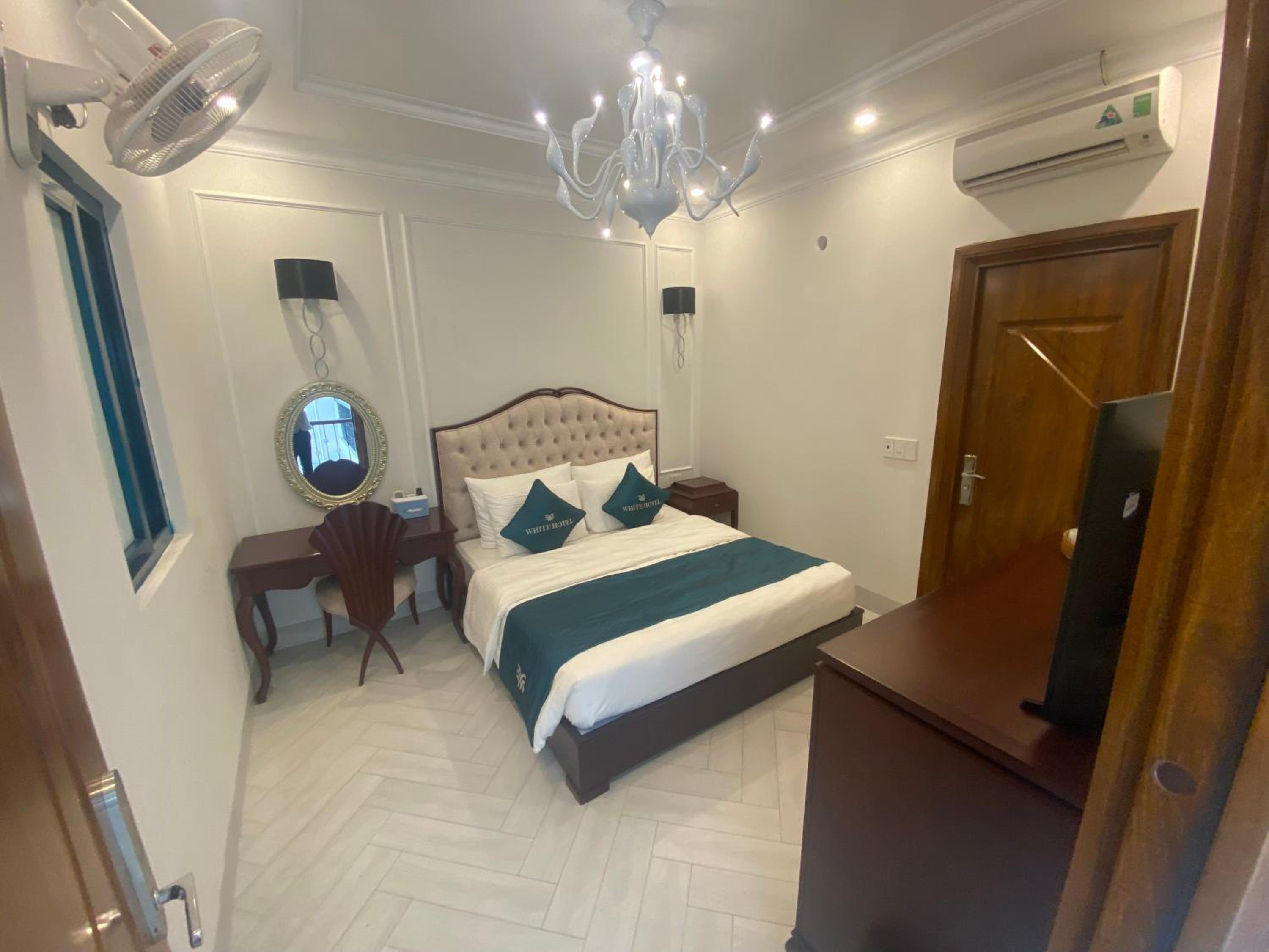 Standard King Room - Photo 1