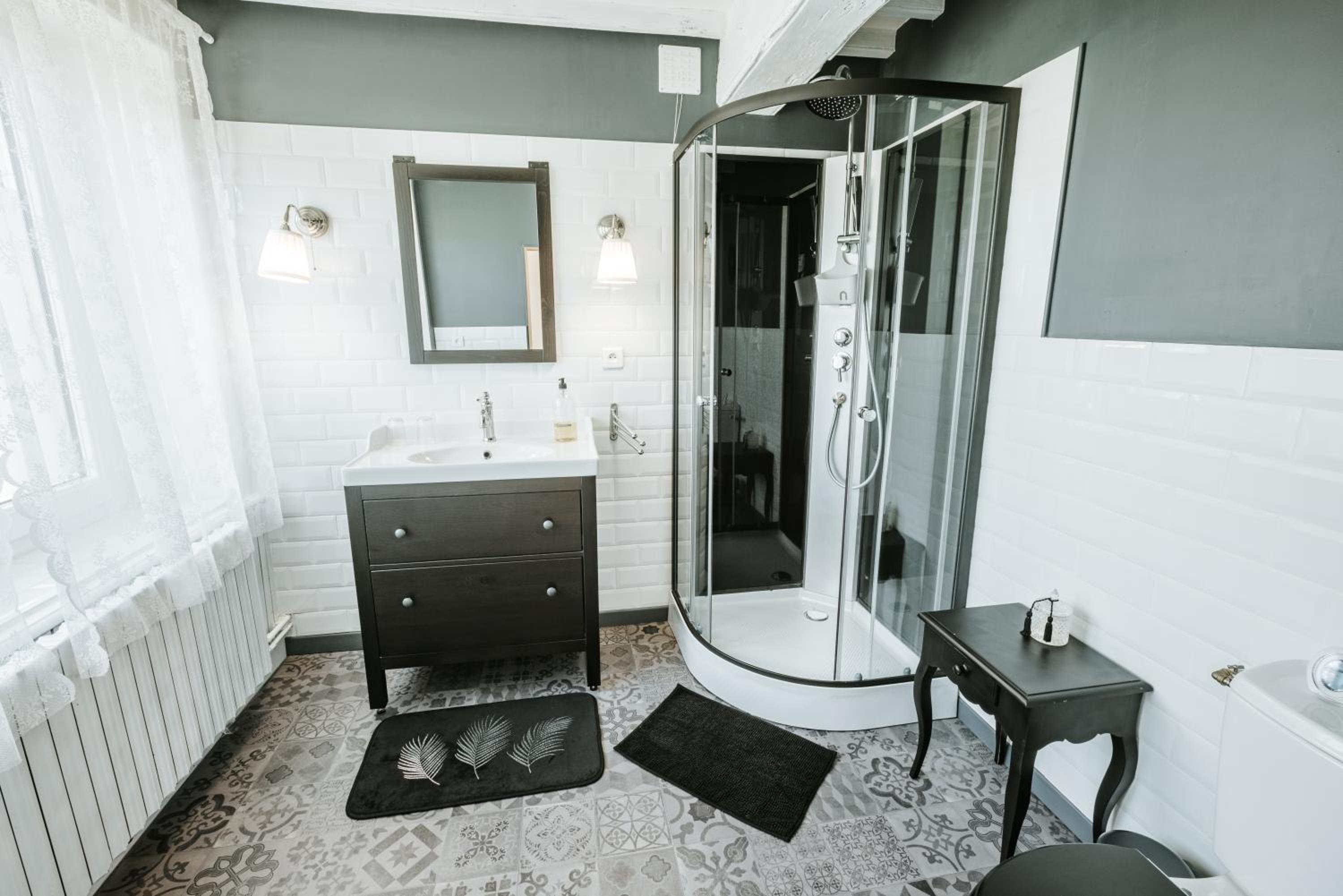 Double Room with Private Bathroom - Photo 5