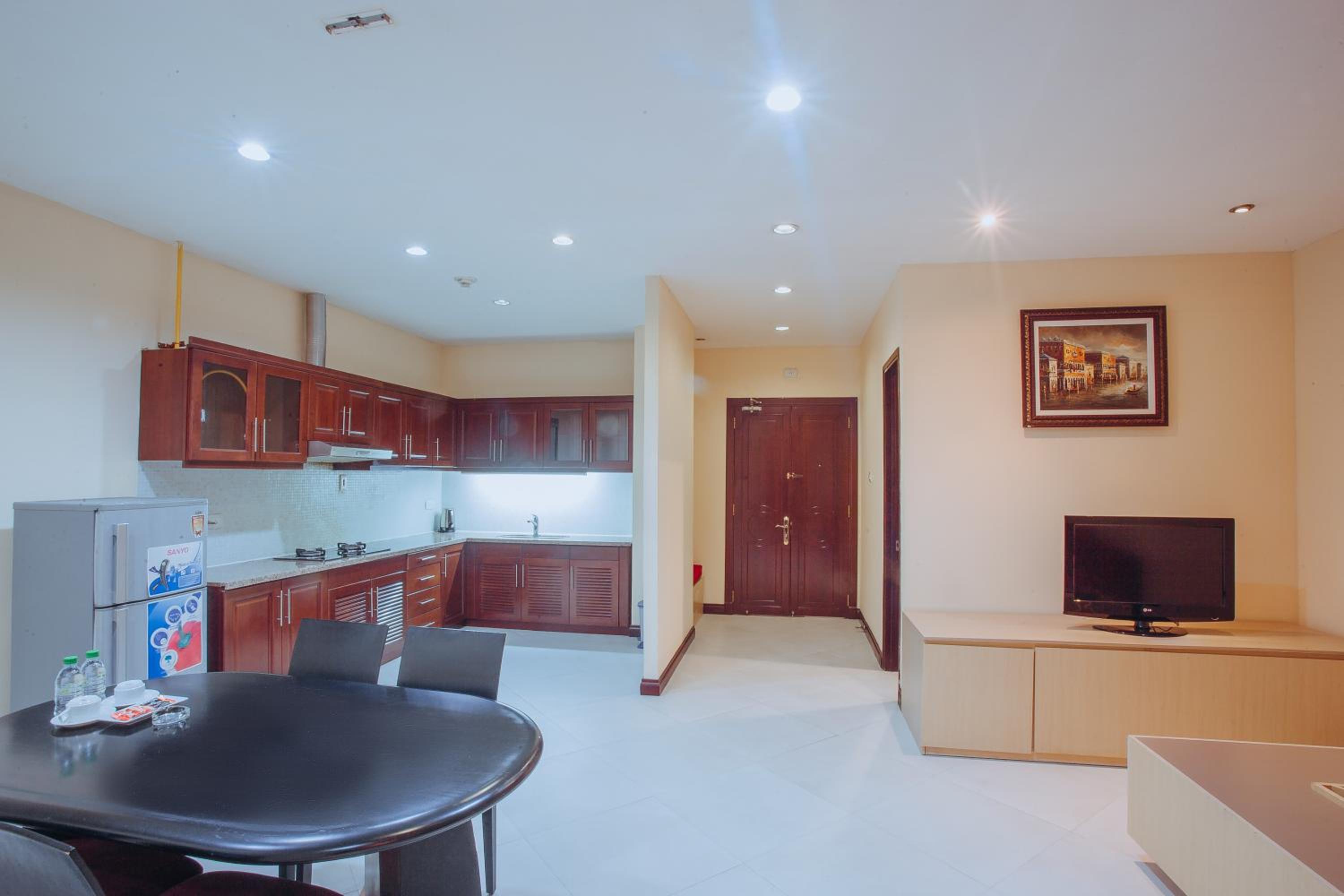 Two-Bedroom Apartment - Photo 3