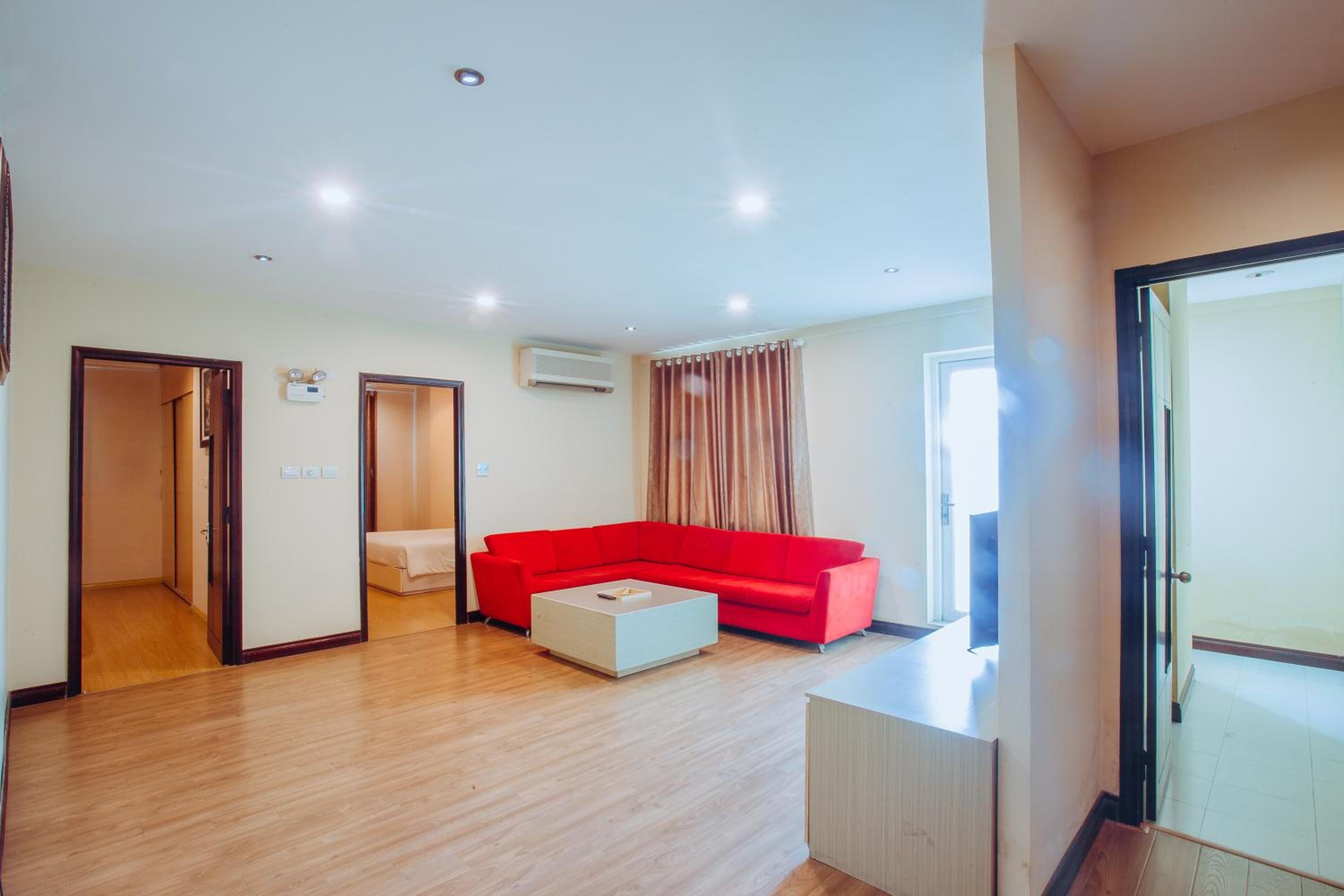 Three-Bedroom Apartment - Photo 9