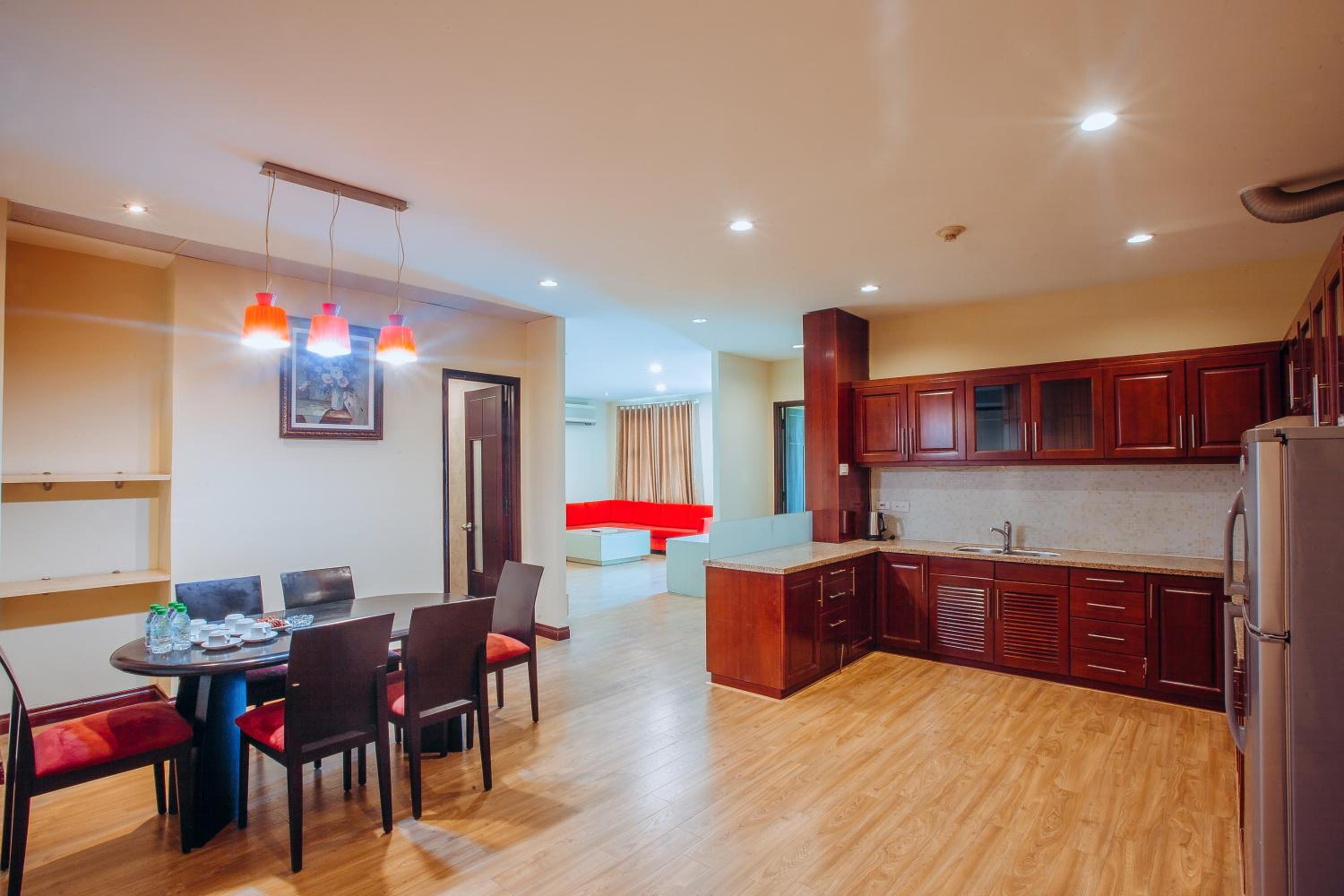 Three-Bedroom Apartment - Photo 6