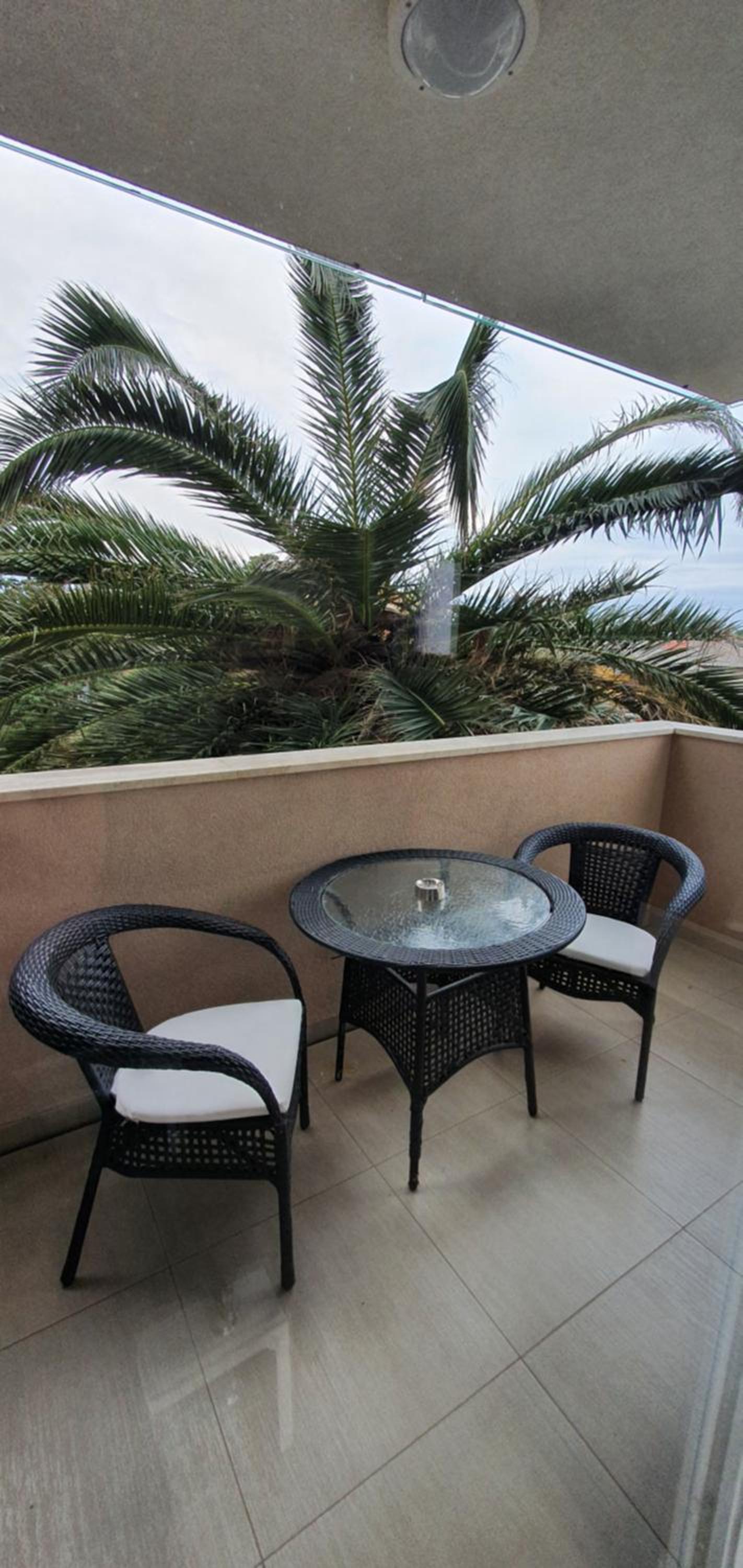 Comfort Two-Bedroom Apartment with Balcony - Photo 8