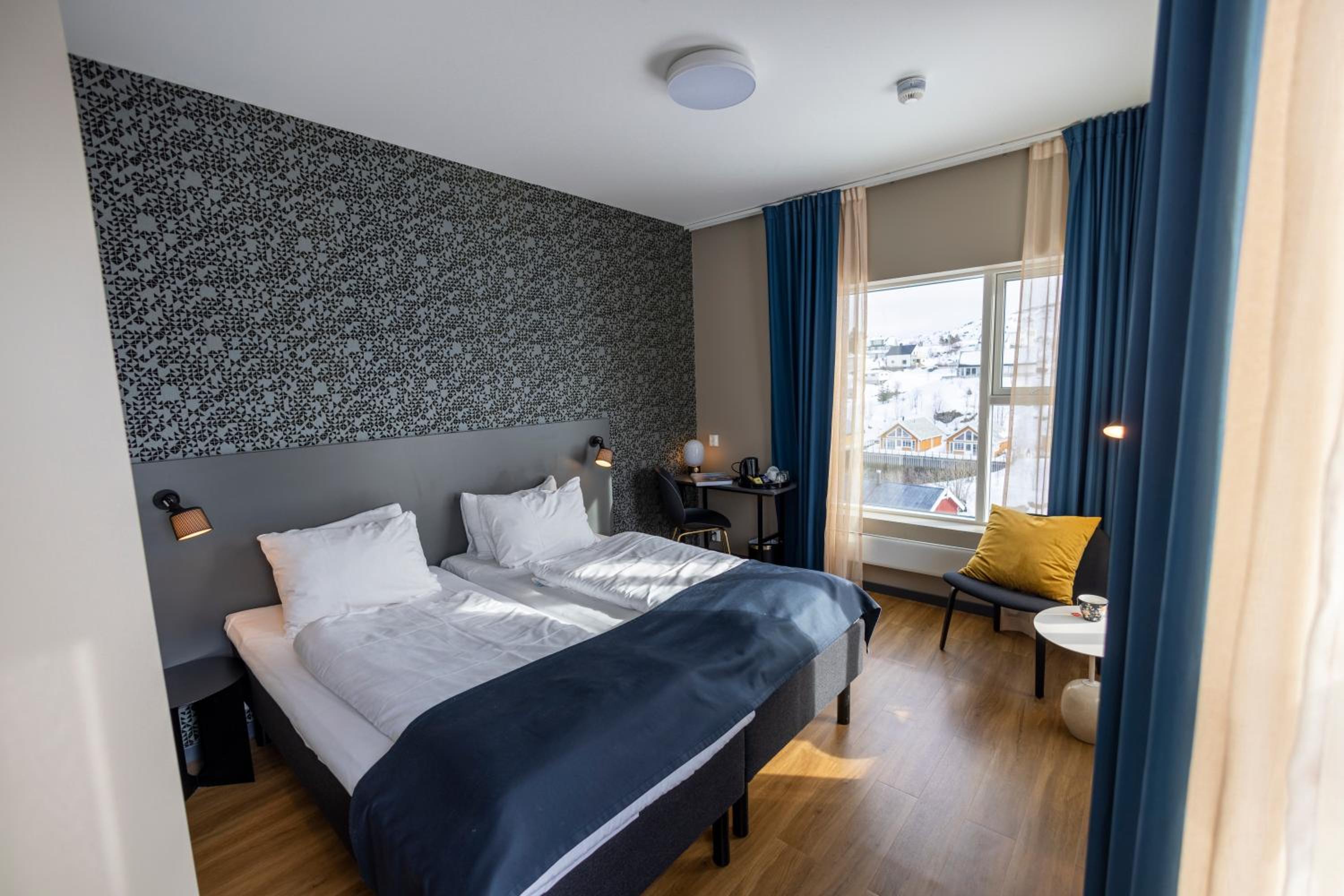 Double or Twin Room with Harbor View - Photo 1