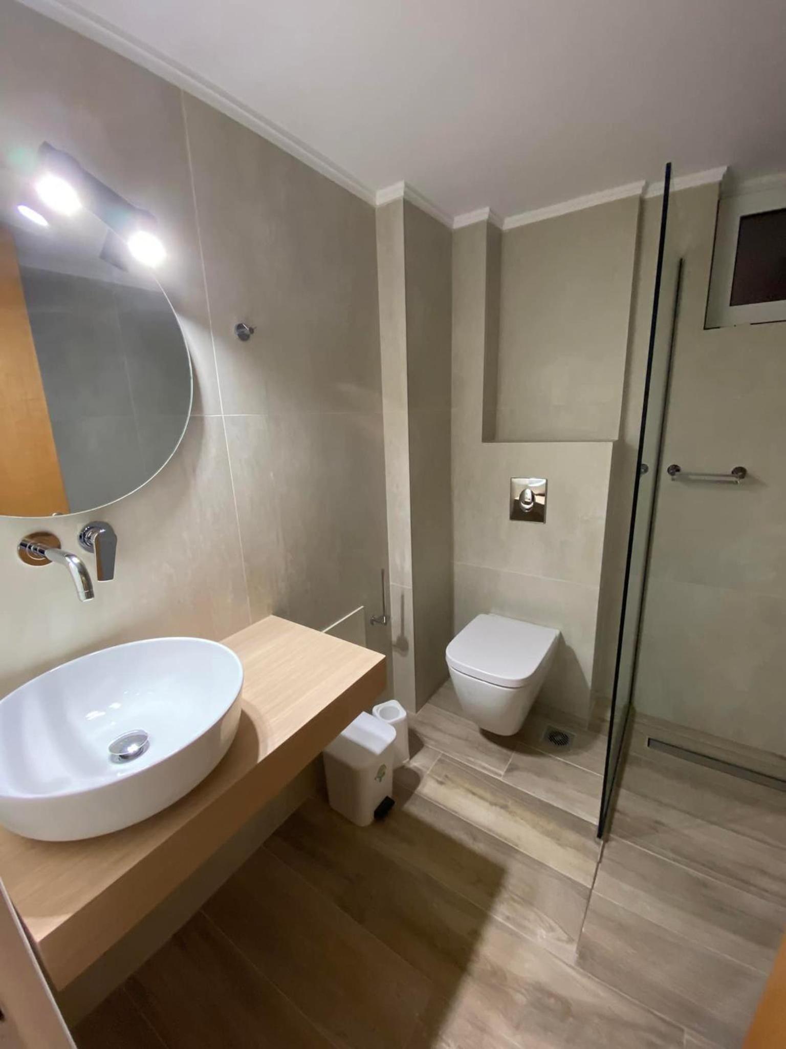Deluxe Double Room - Photo 23