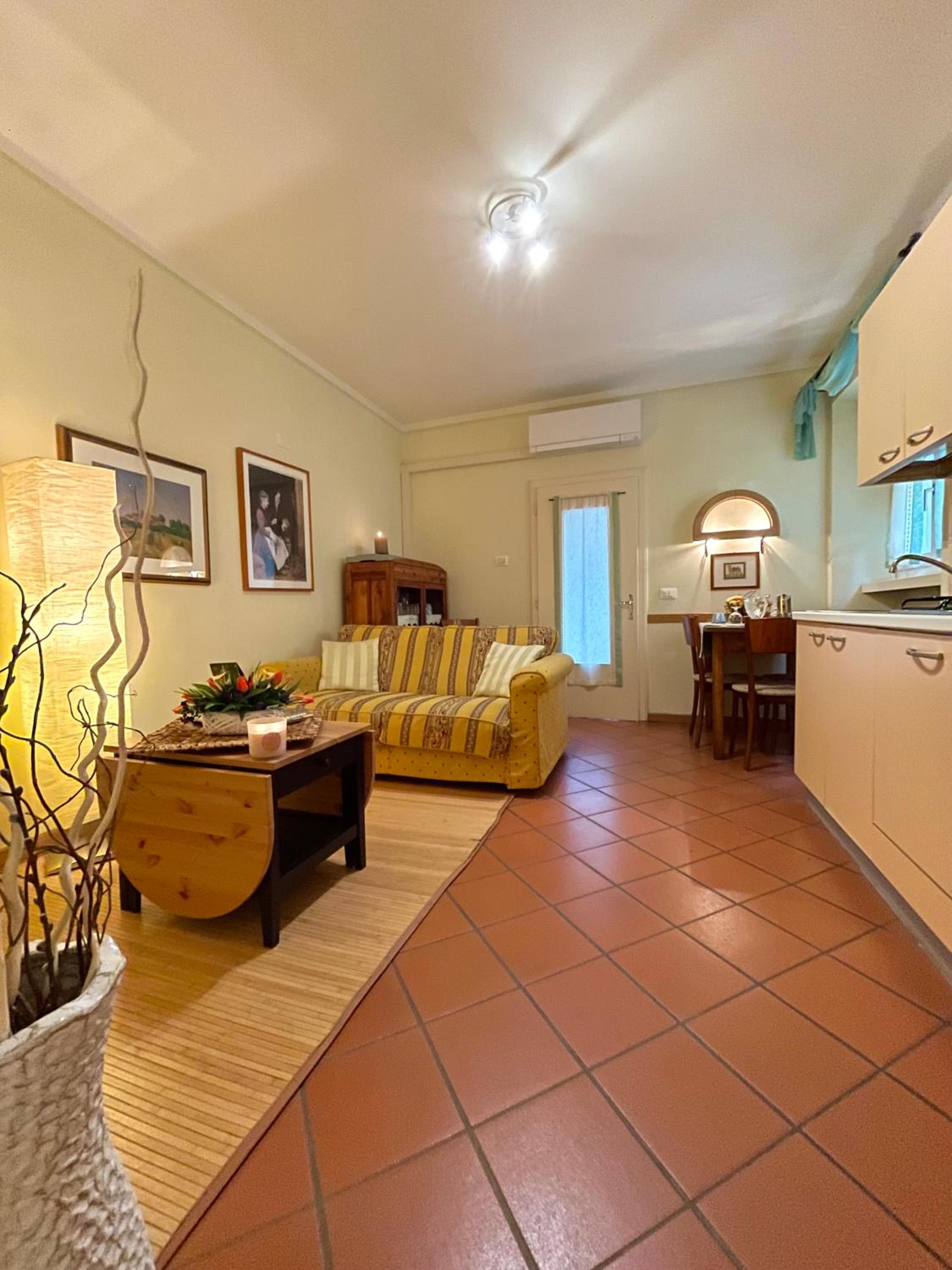 One-Bedroom Apartment photo 2
