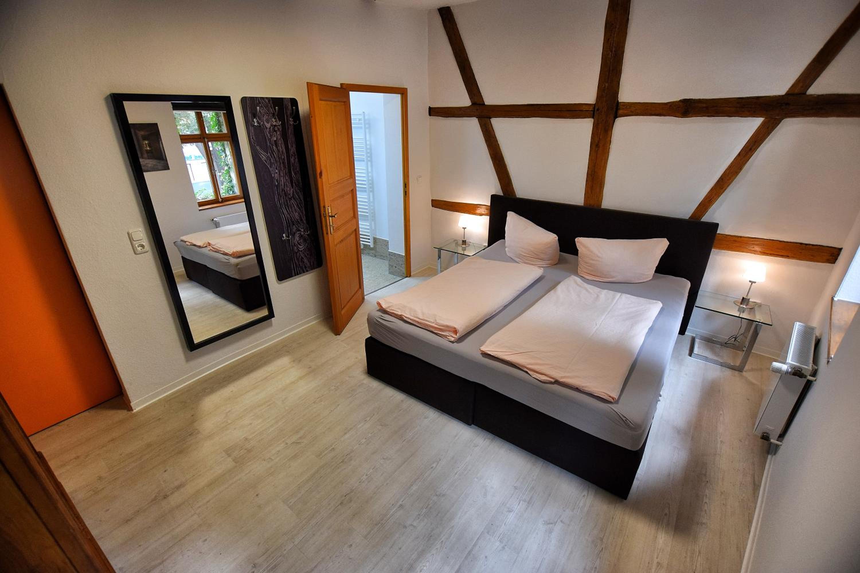 Standard Double Room - Photo 2