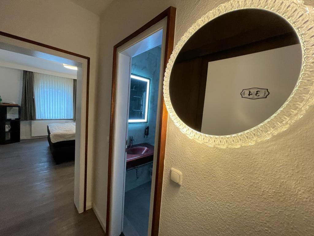 Double Room with Private Bathroom - Photo 9