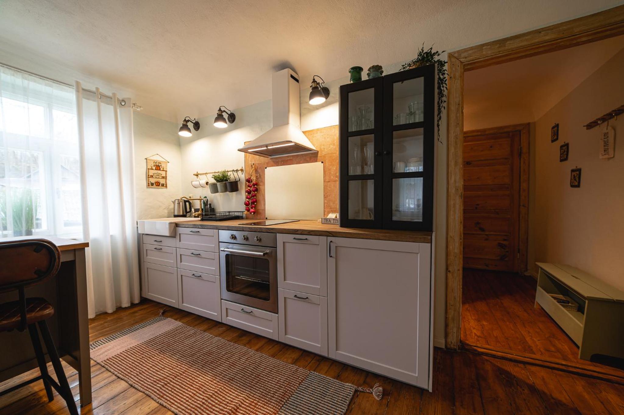 One-Bedroom Apartment - Photo 7